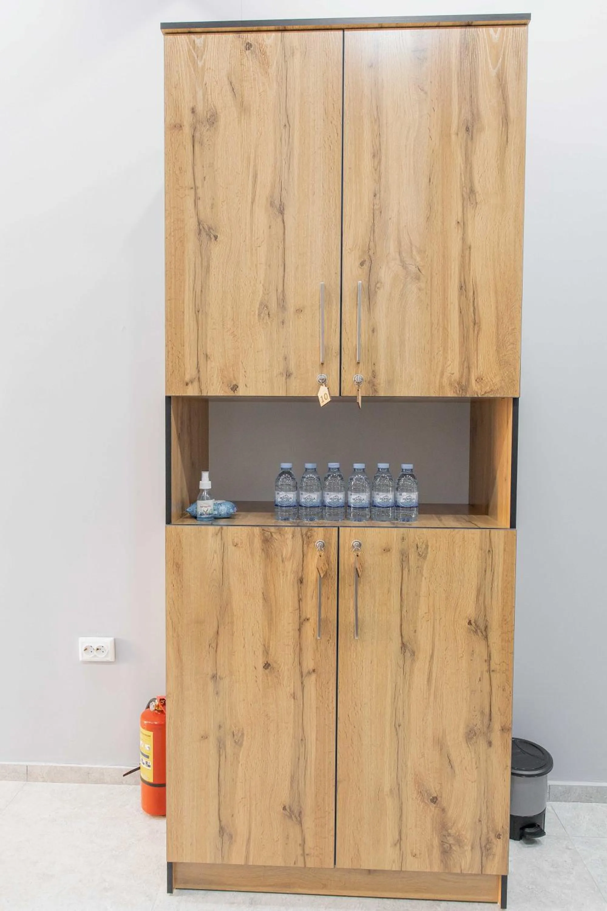 wardrobe in Safarov's Family Hostel