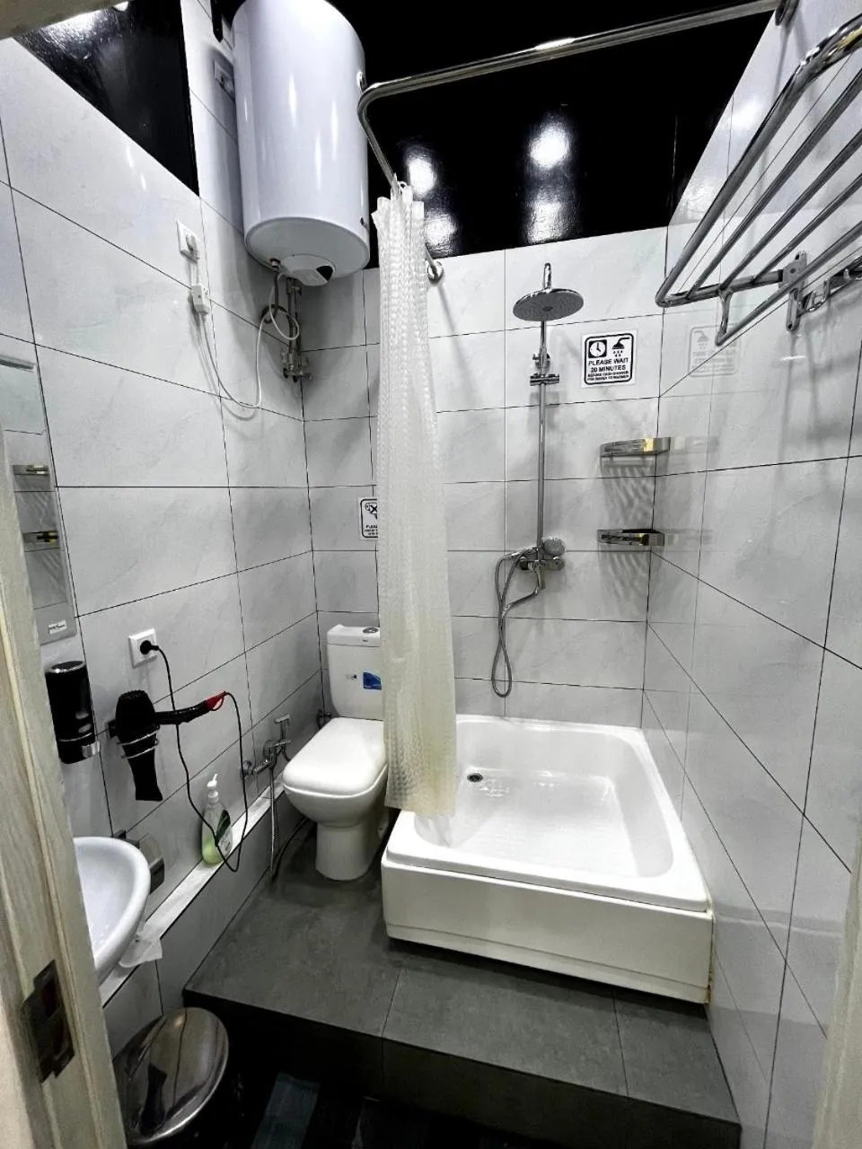 Safarov's Family Hostel