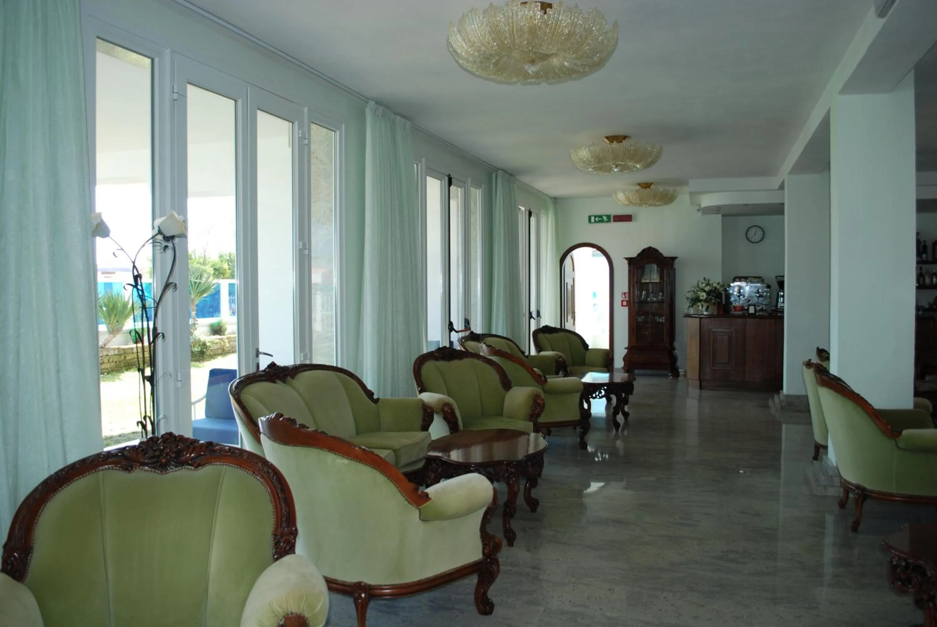 Communal lounge/ TV room in Hotel Dea