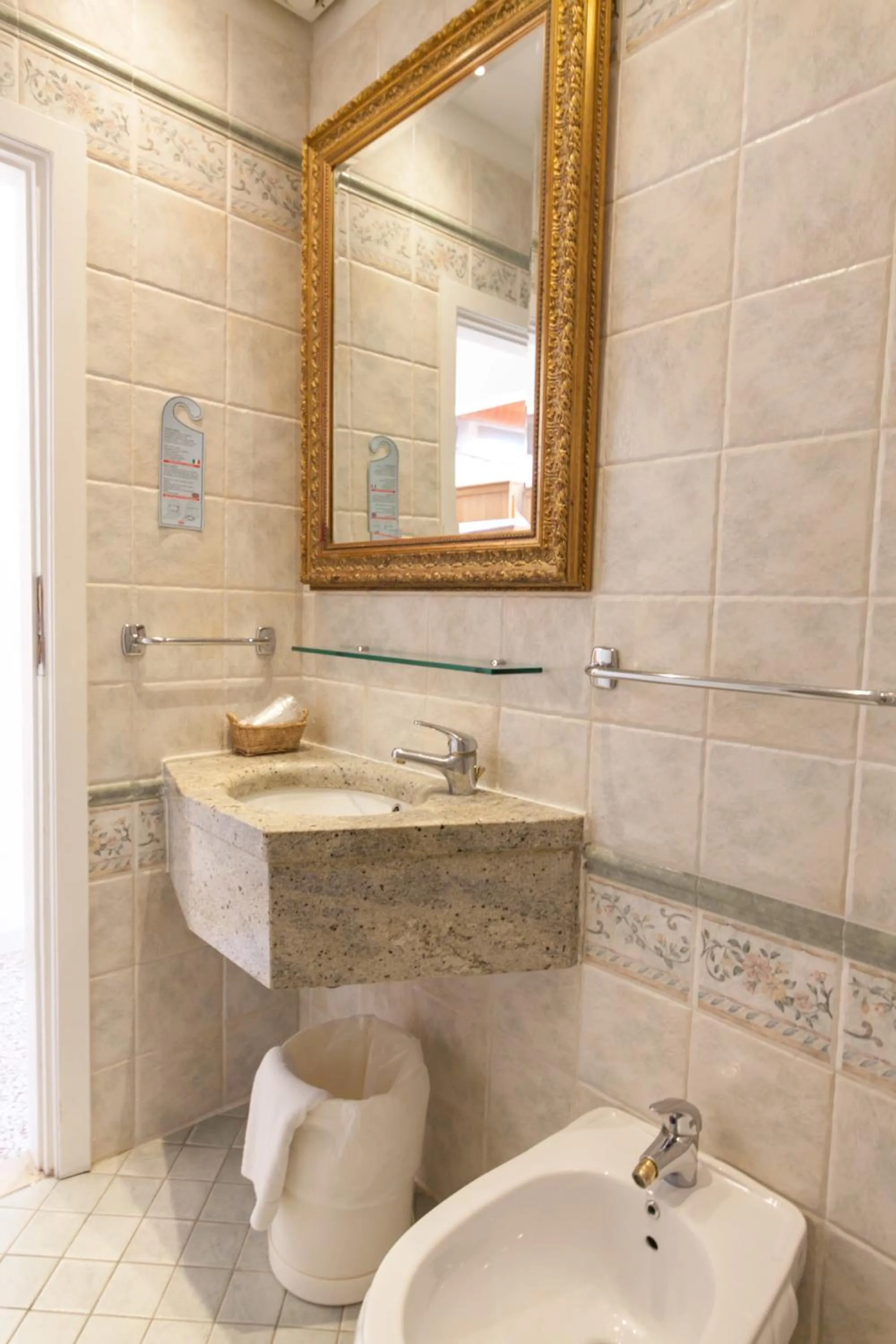 Bathroom in Hotel Dea