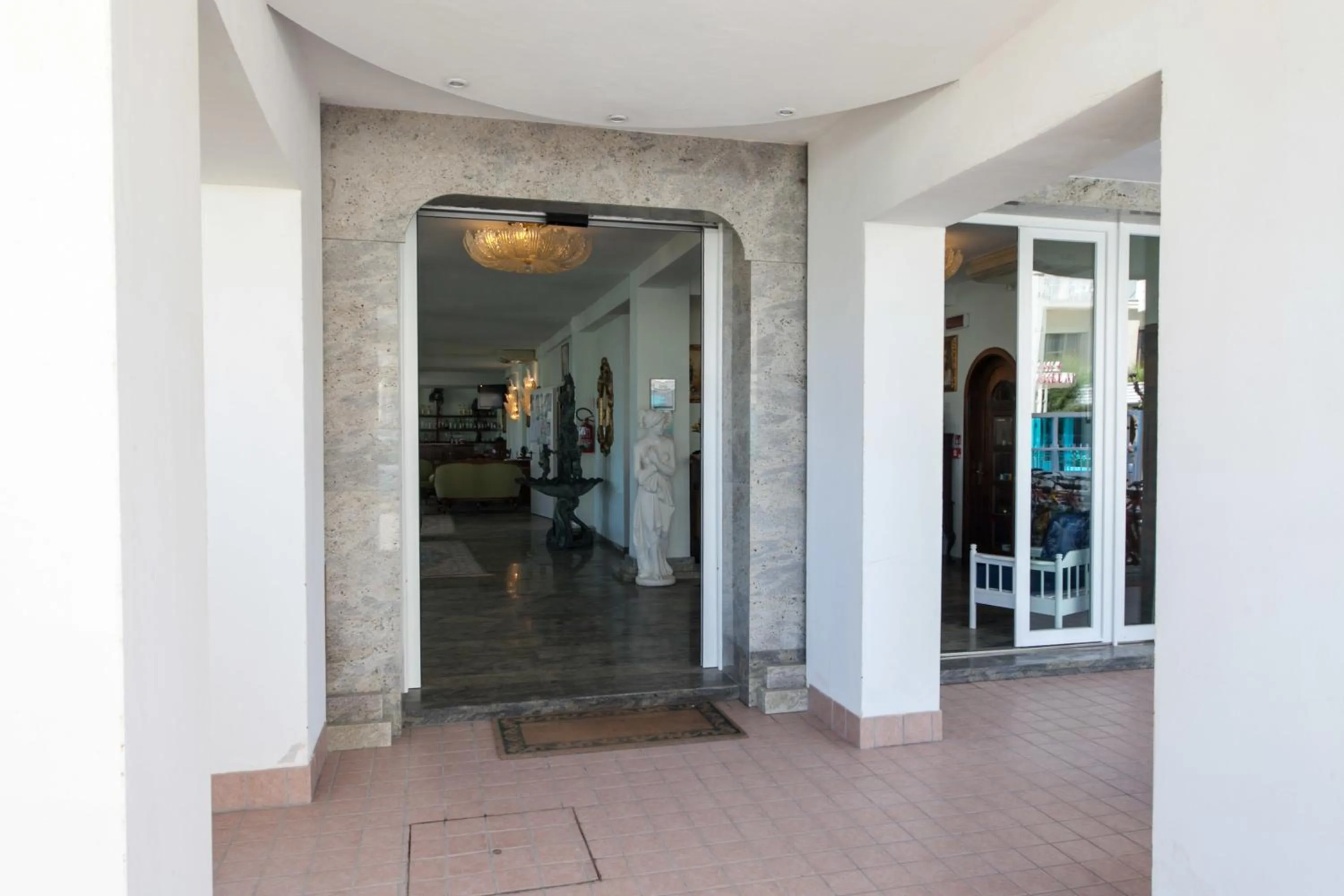 Facade/entrance in Hotel Dea