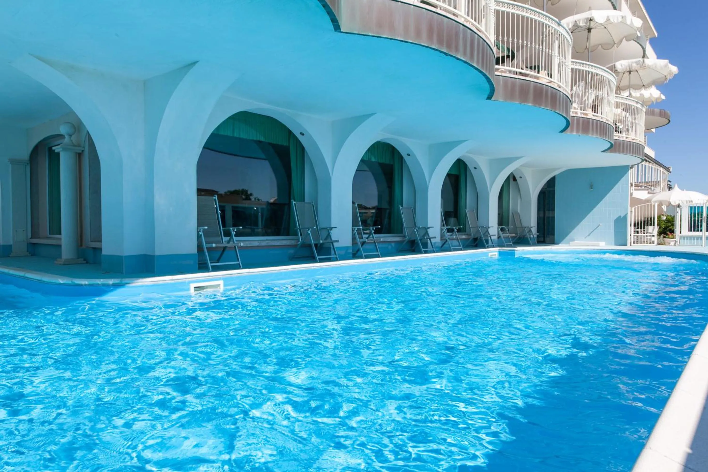 Swimming pool in Hotel Dea