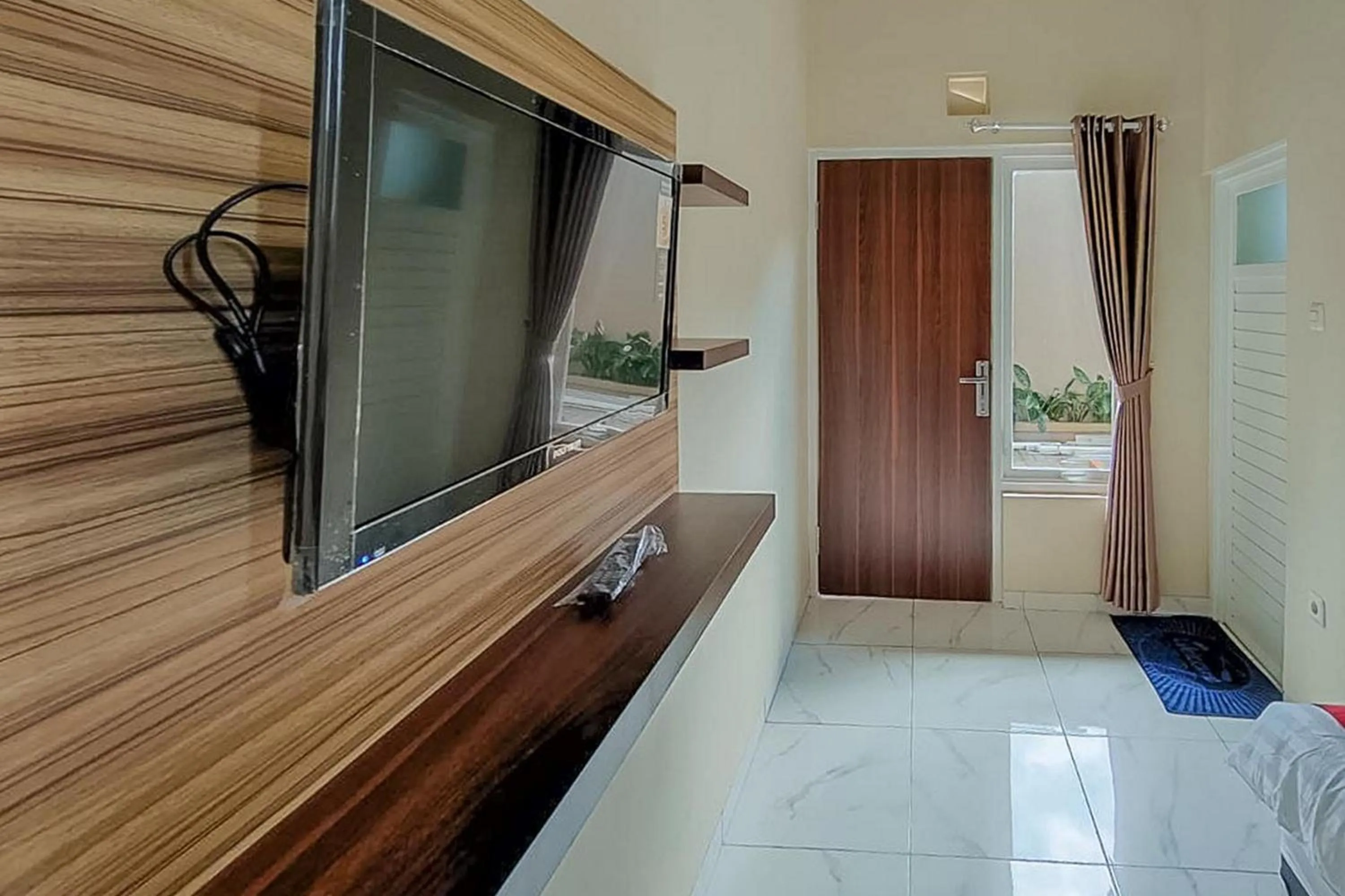 Bedroom, Bed in RedDoorz near BNS Batu