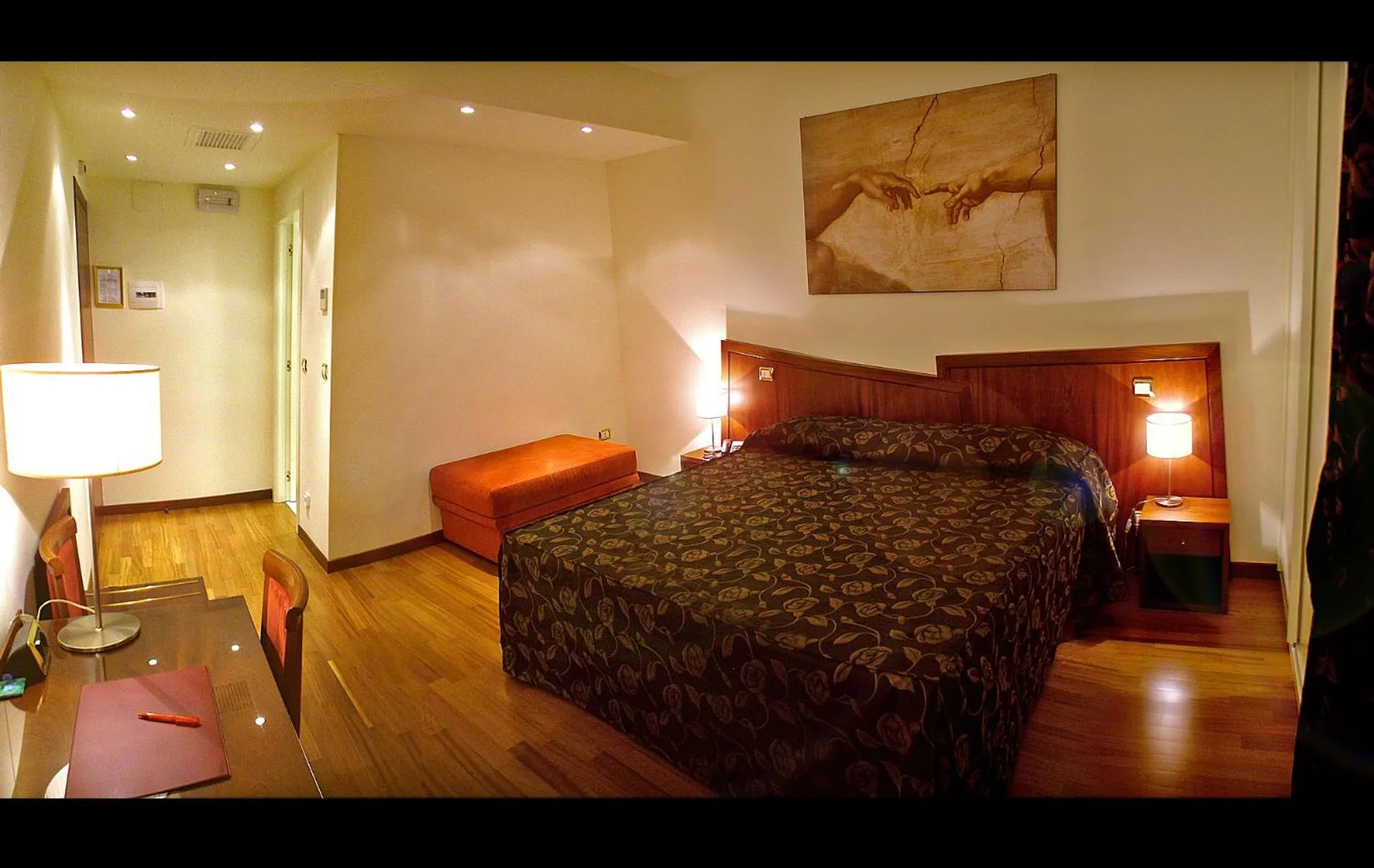 Decorative detail, Bed in Hotel Ristorante Il Gambero