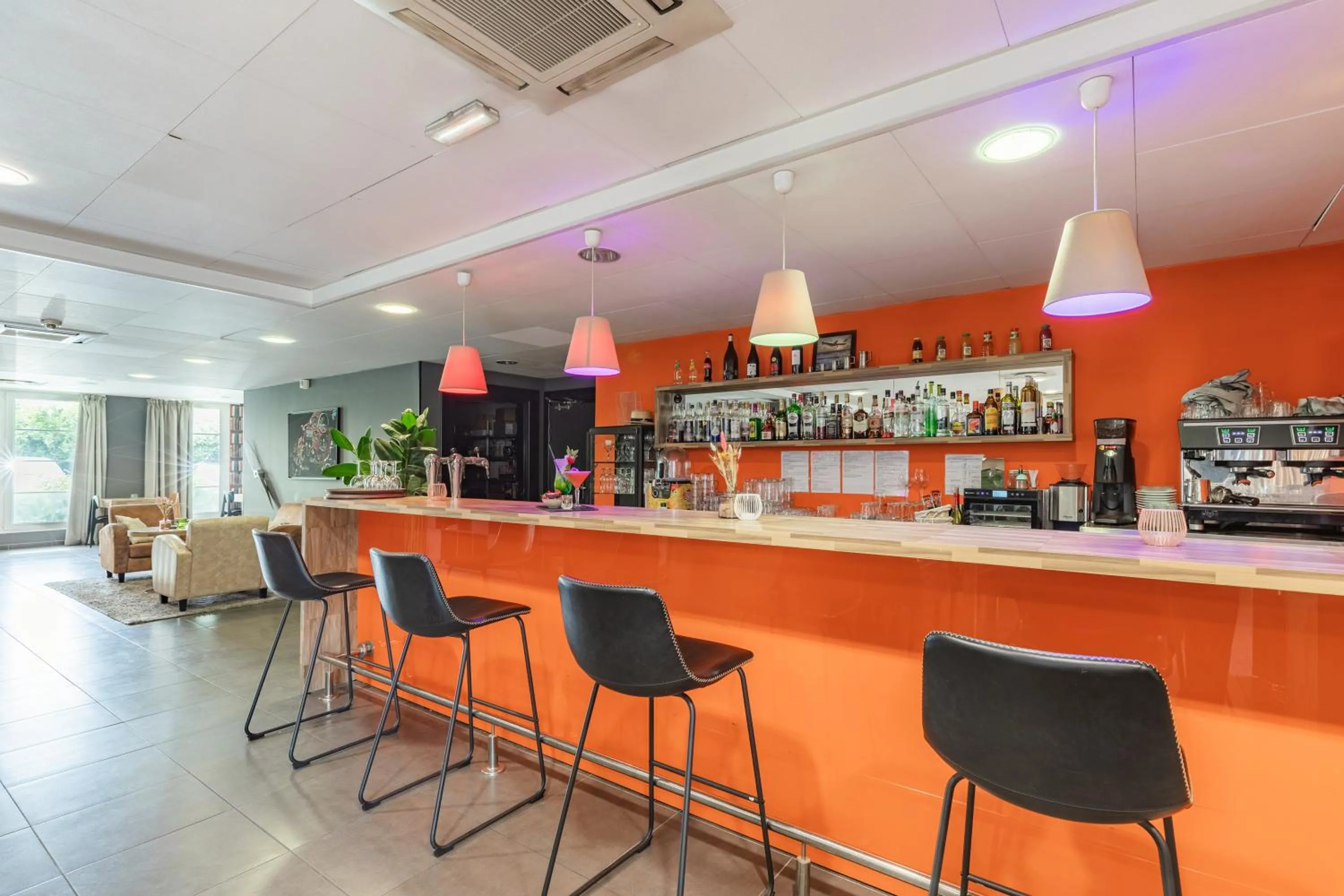 Lounge or bar in Appart’City Confort Le Bourget - Aéroport
