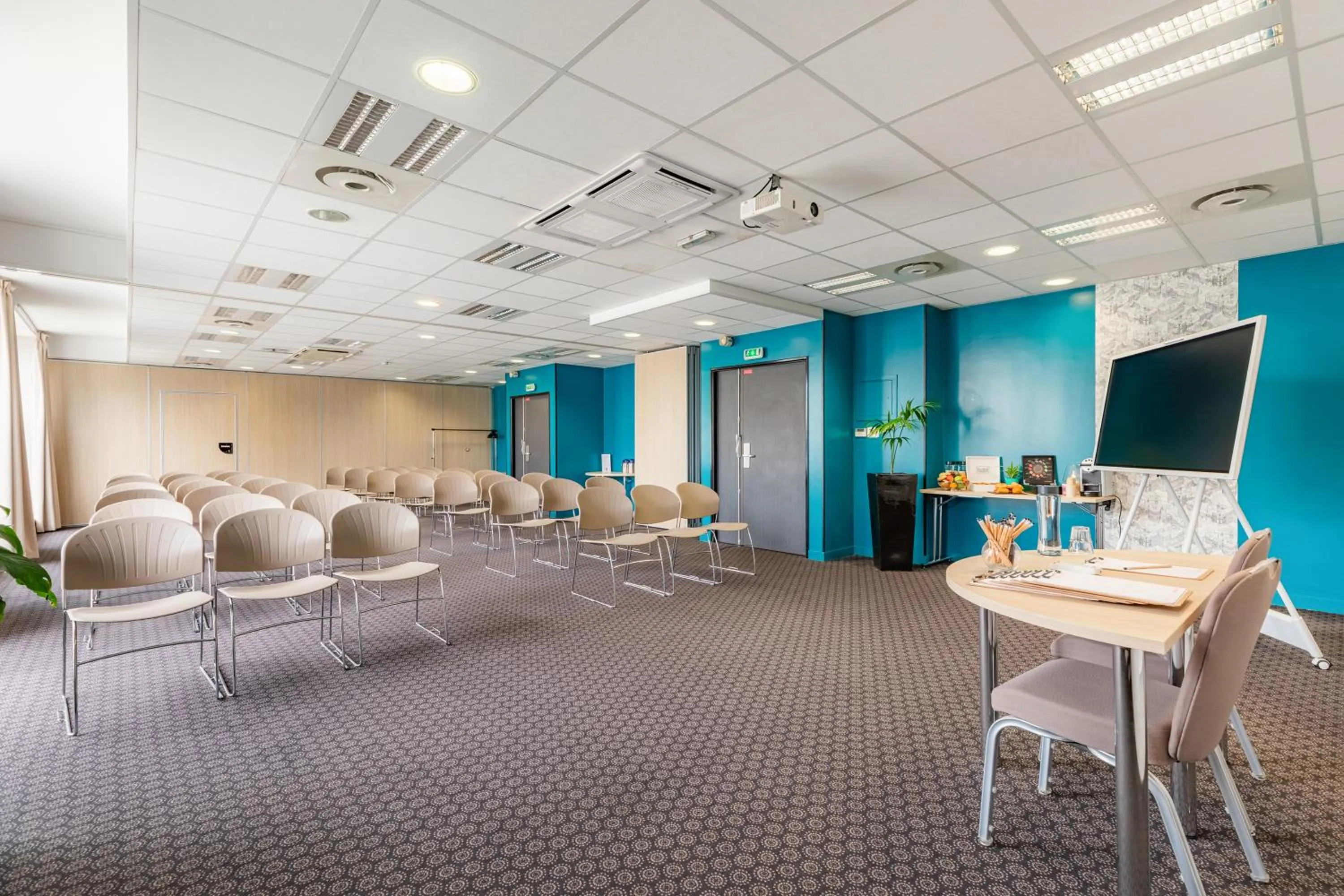 Meeting/conference room in Appart’City Confort Le Bourget - Aéroport