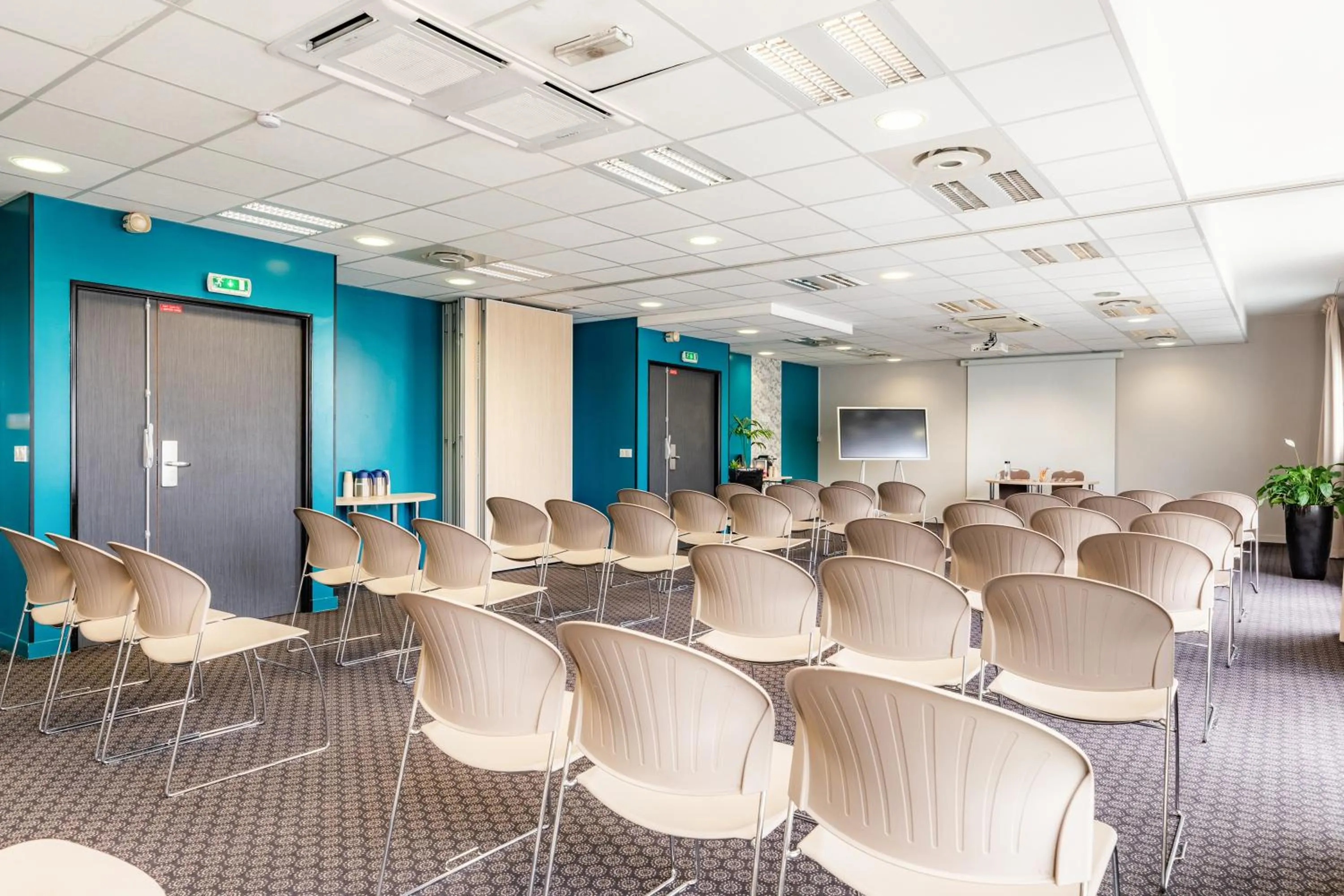 Meeting/conference room in Appart’City Confort Le Bourget - Aéroport