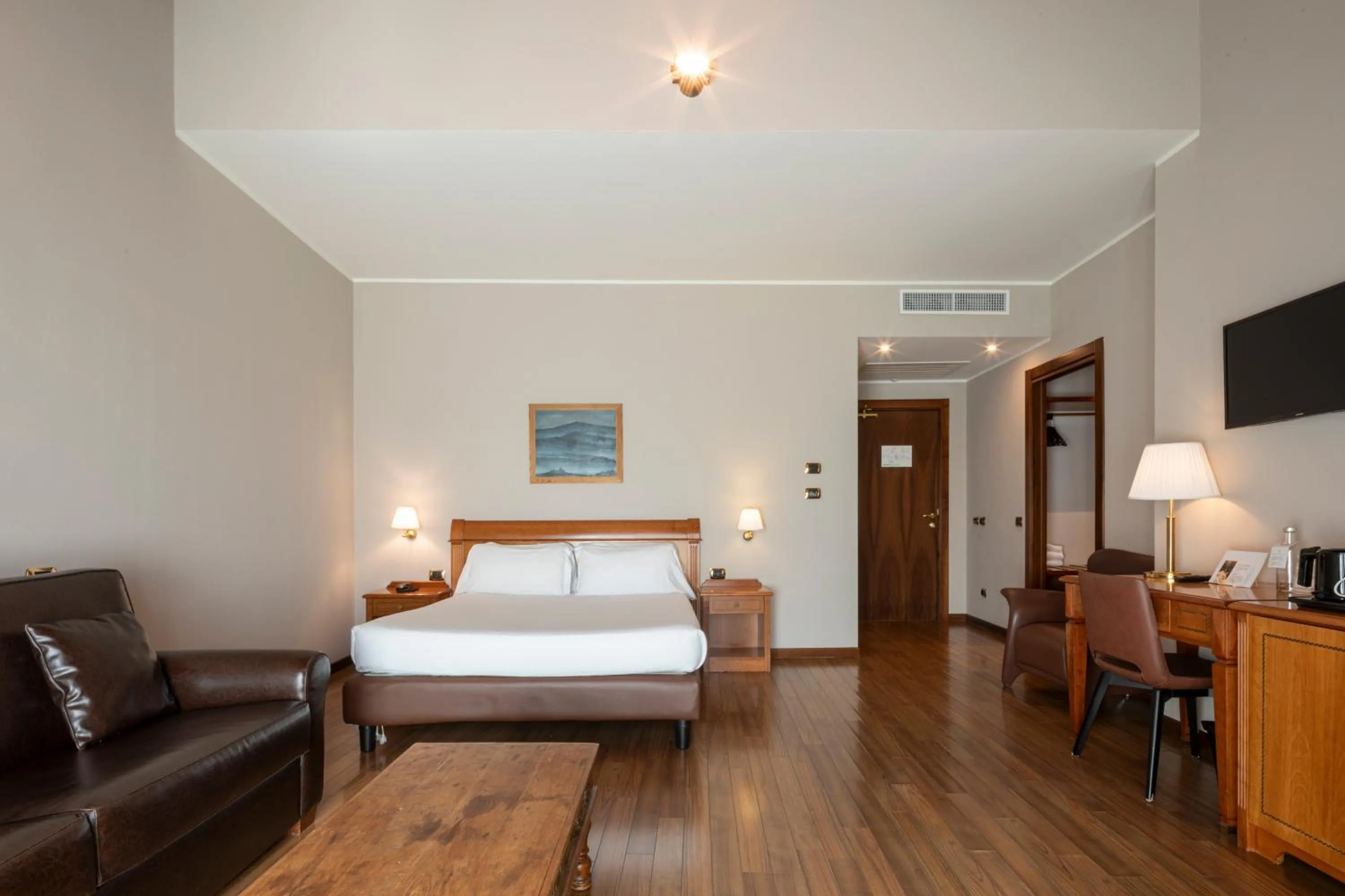 Bedroom, Bed in Hotel Horizon Wellness & Spa Resort - Best Western Signature Collection