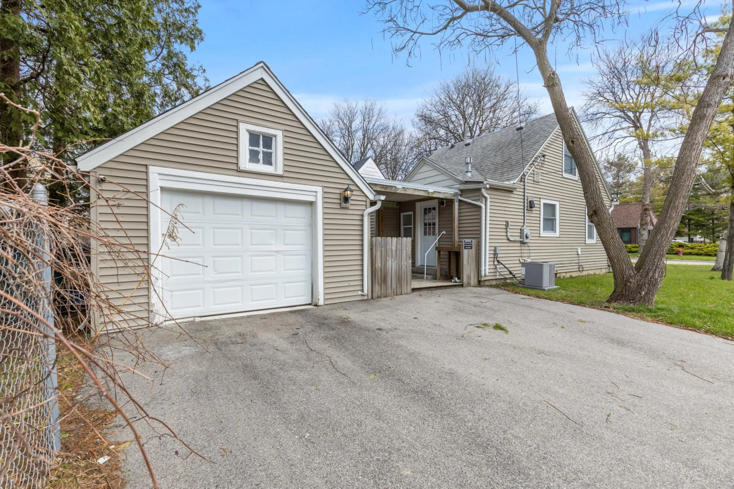 Garden in Perfect Location Walk to MSU Campus High End Mattresses Fast Wi-Fi