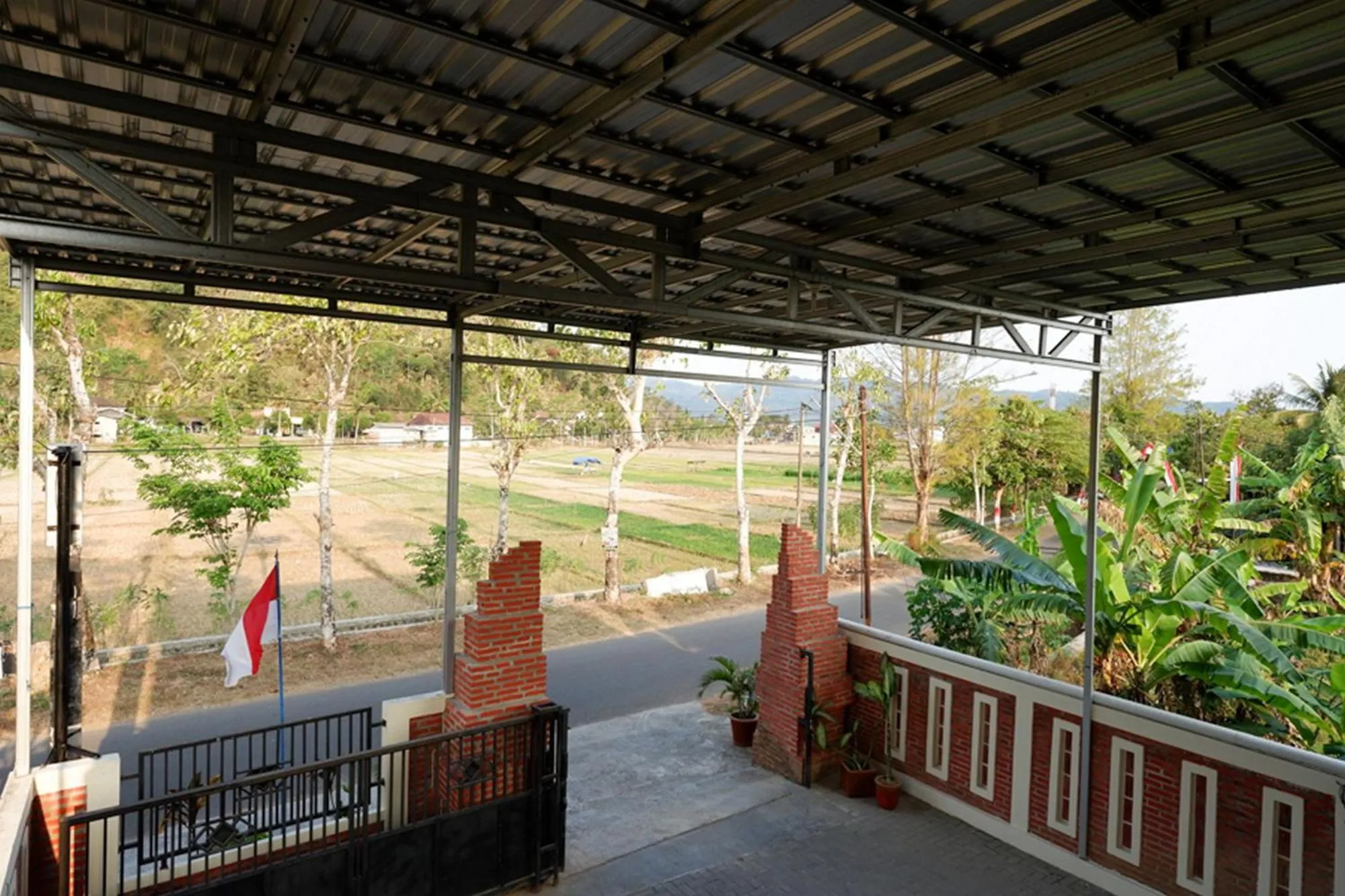 RedDoorz Syariah near Alun Alun Pacitan 2