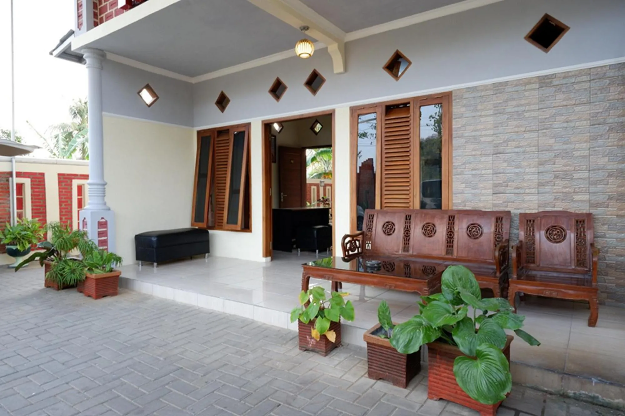 RedDoorz Syariah near Alun Alun Pacitan 2