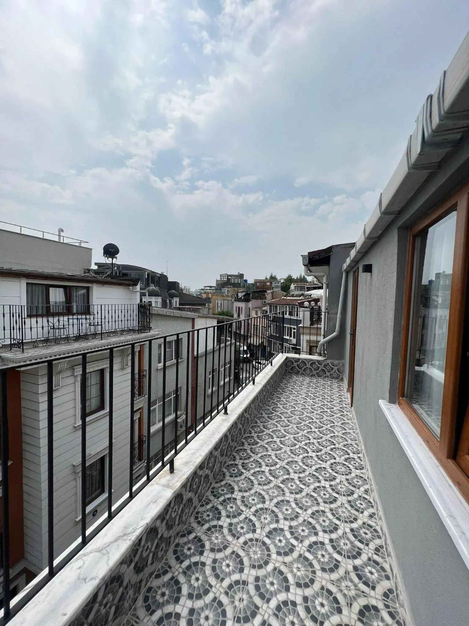 Balcony/Terrace in Lynda Hotel