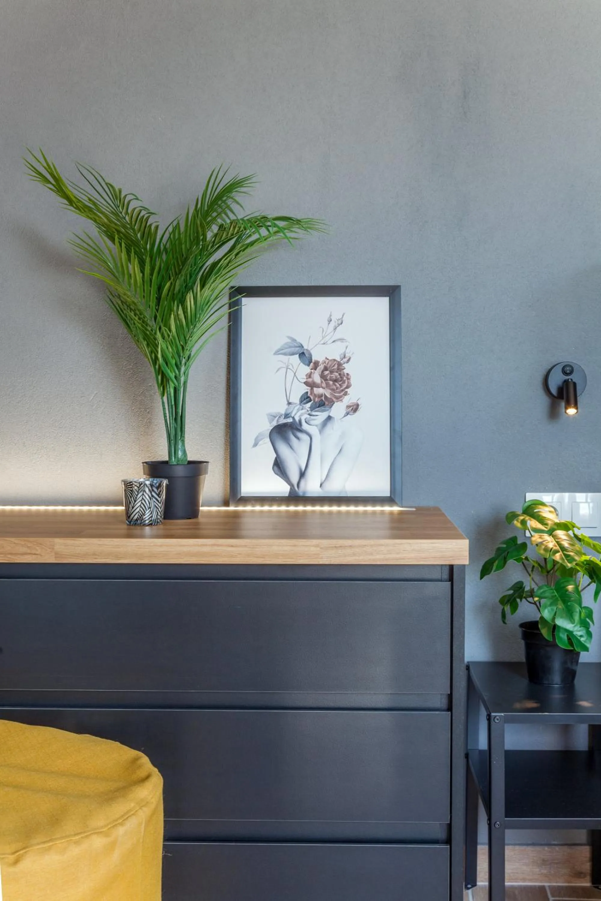 Decorative detail in Raise Kornarou City Stay