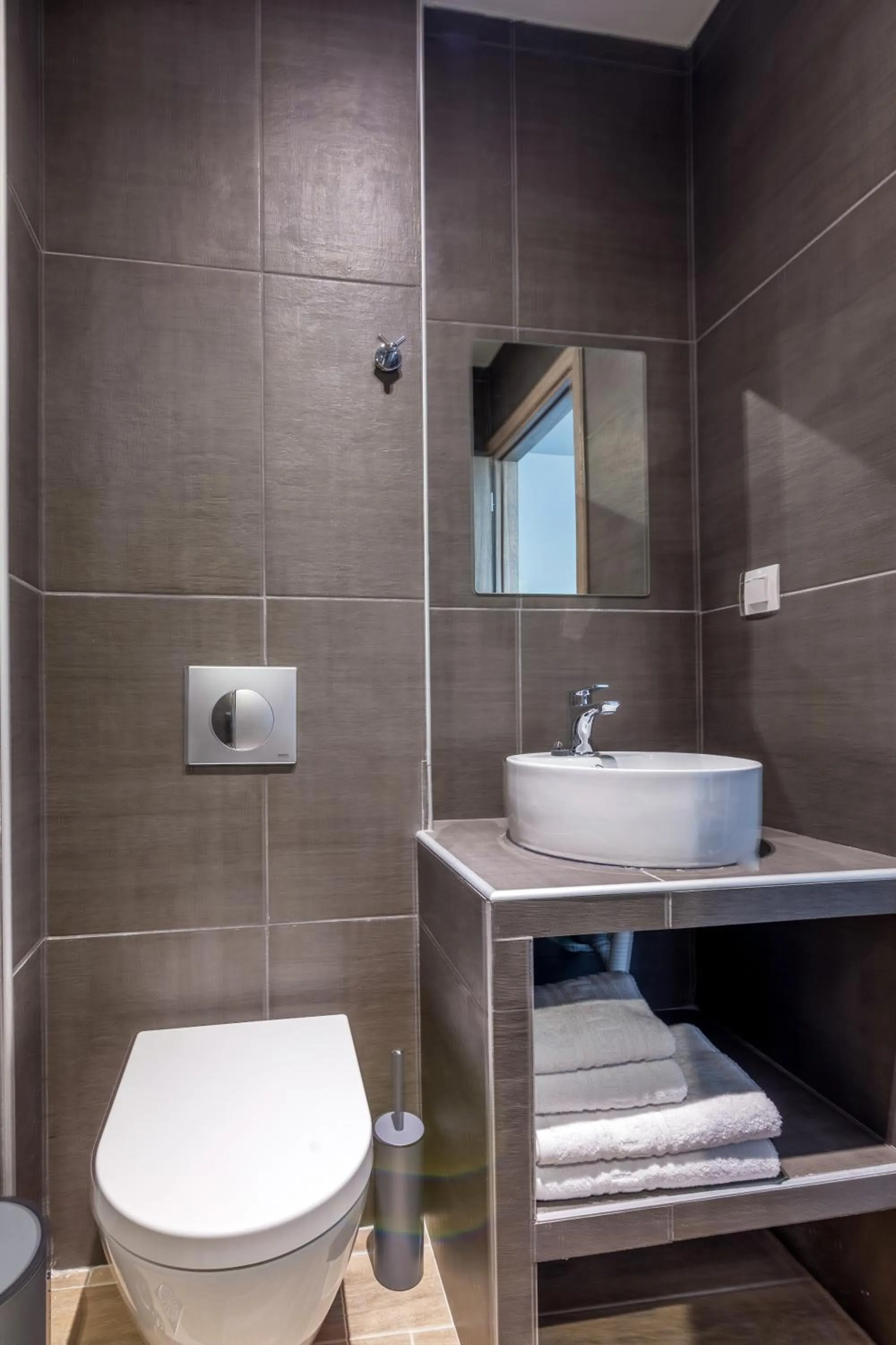 Bathroom in Raise Kornarou City Stay
