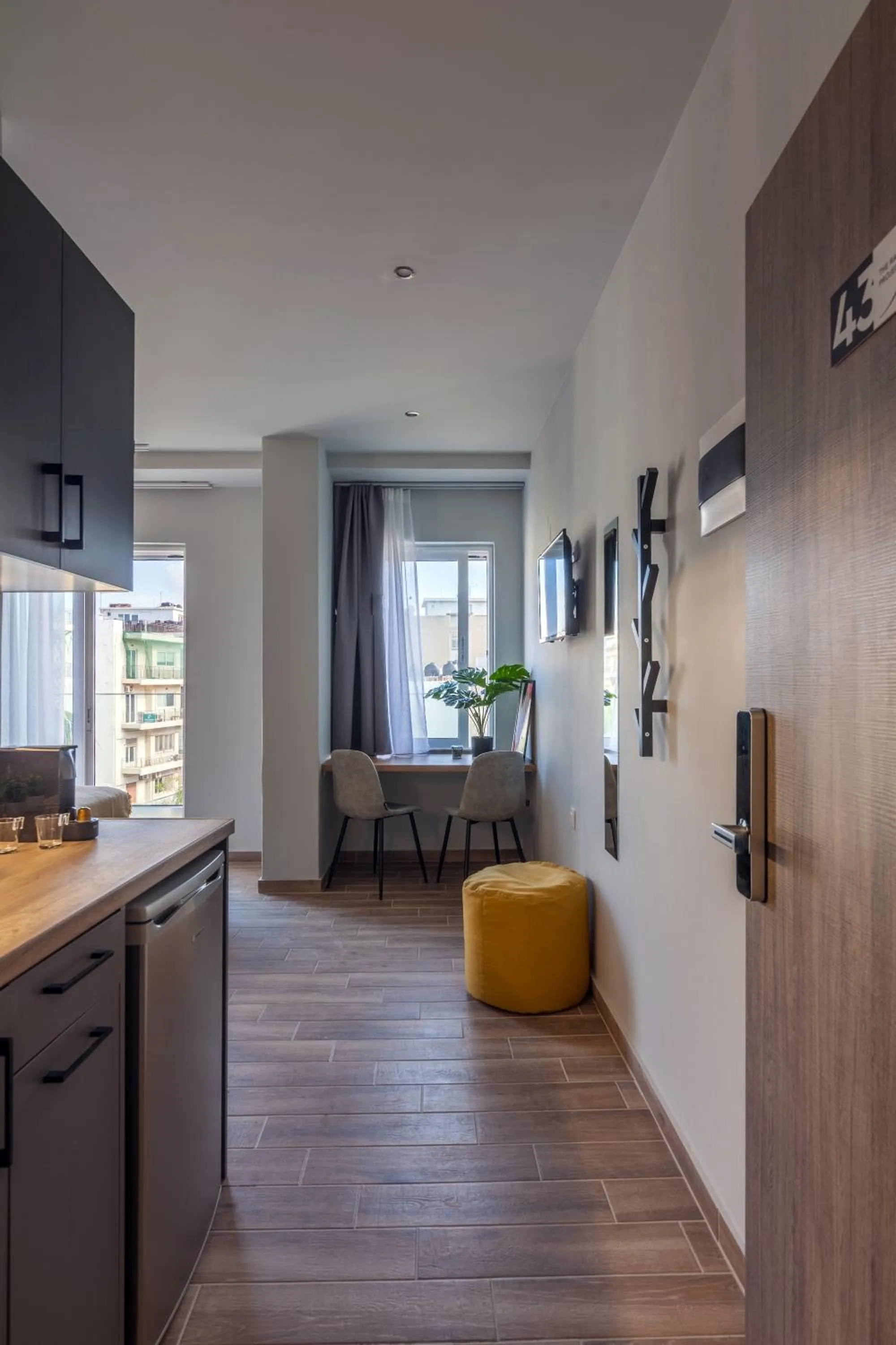 Dining area in Raise Kornarou City Stay