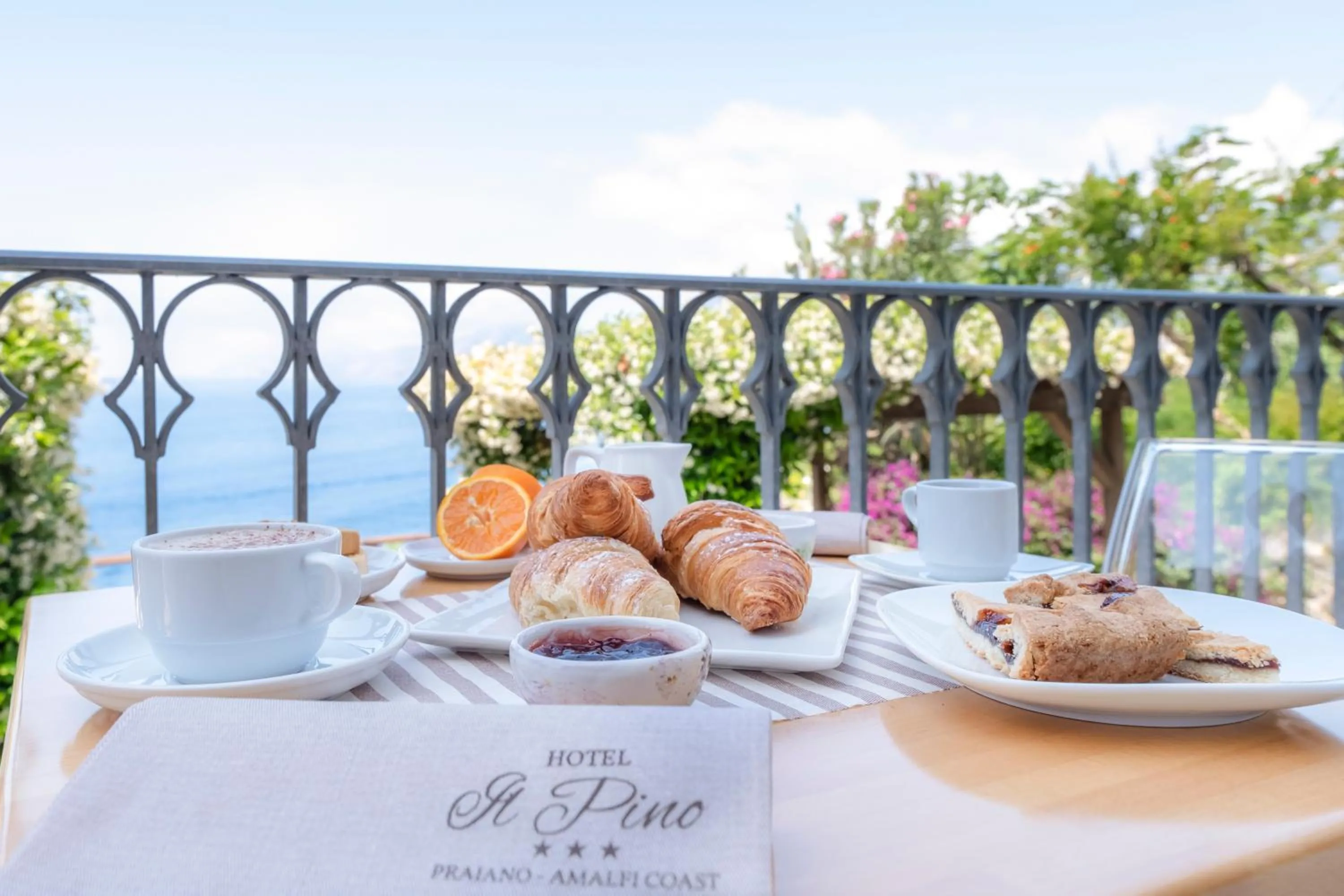 Food and drinks in Hotel Il Pino