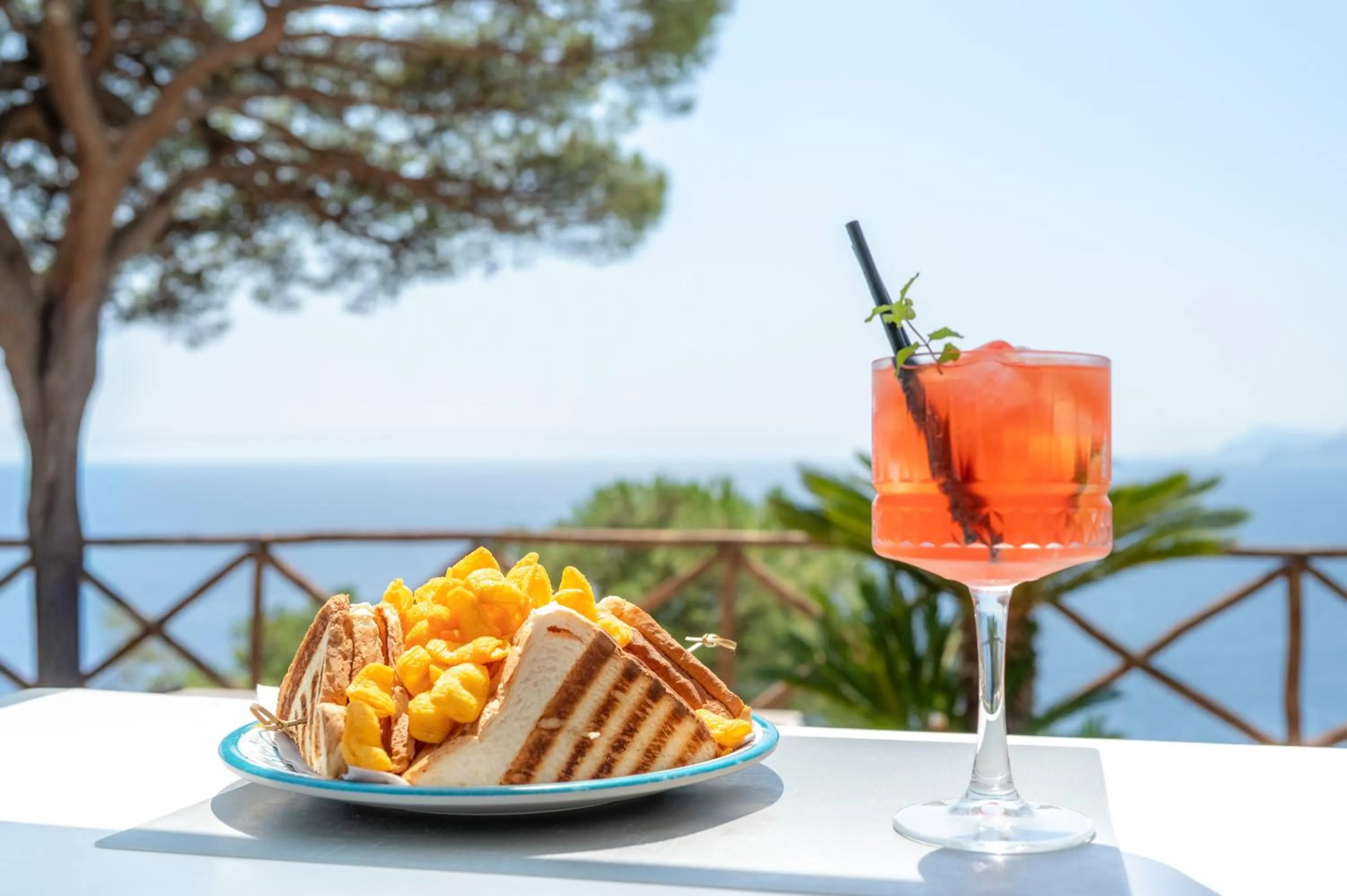 Restaurant/places to eat in Hotel Il Pino