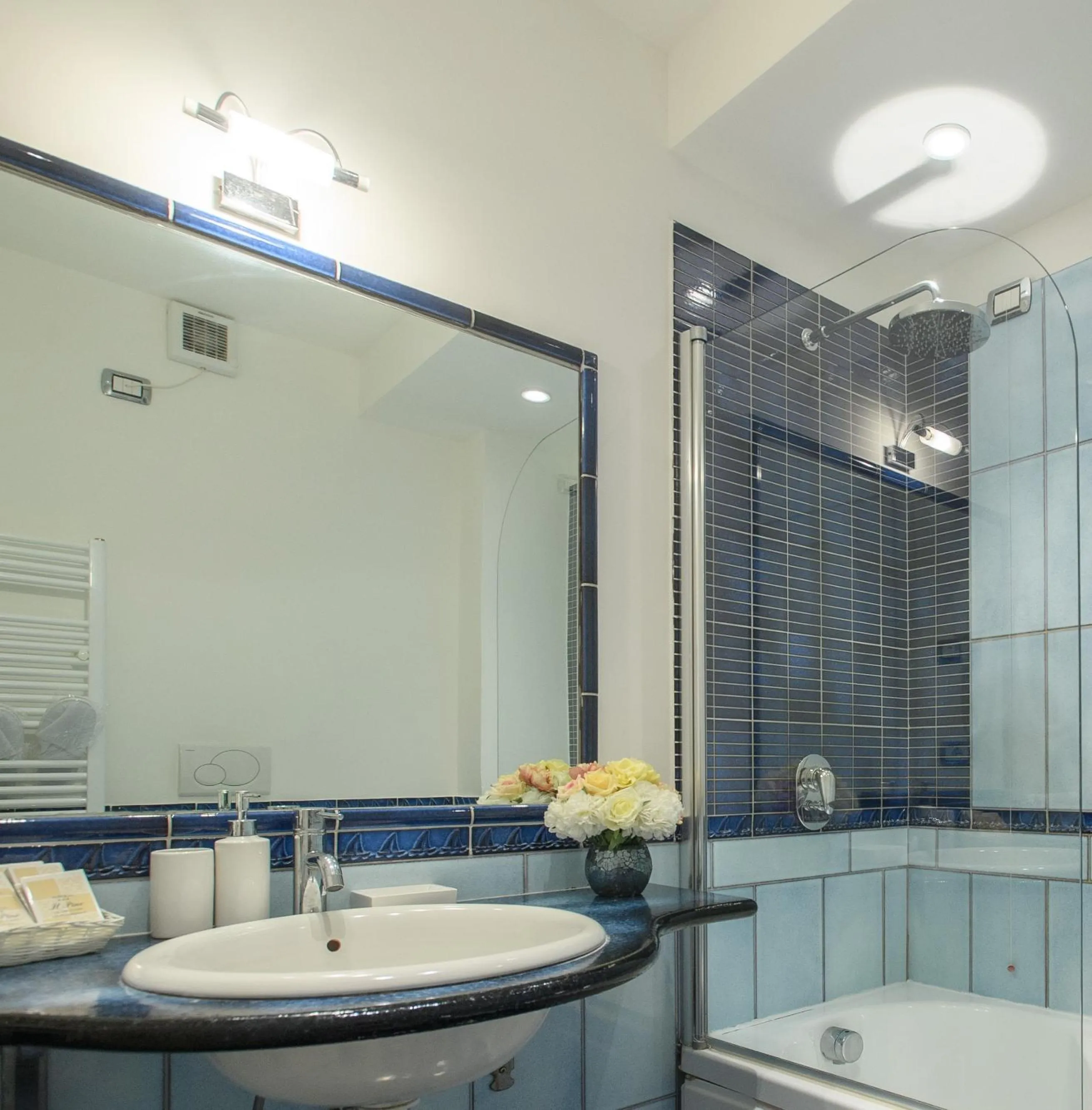 Shower in Hotel Il Pino