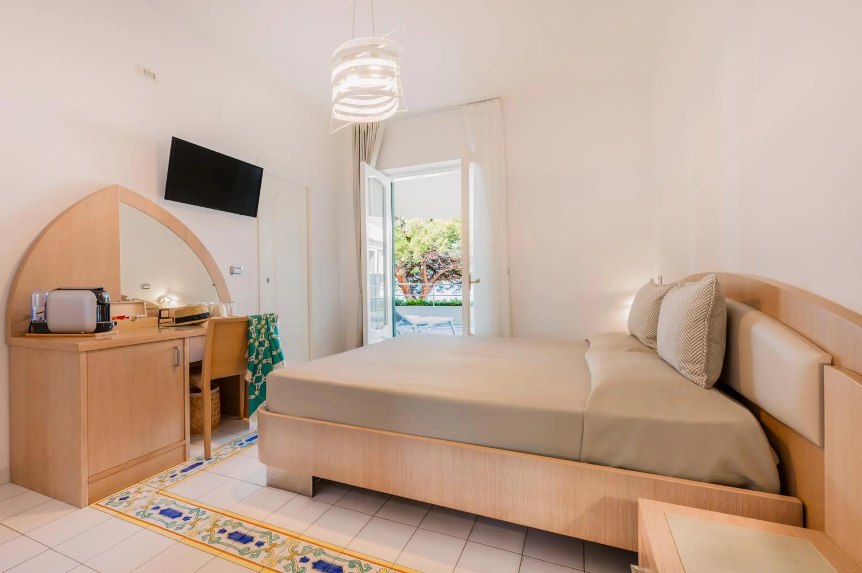 View (from property/room), Bed in Hotel Il Pino