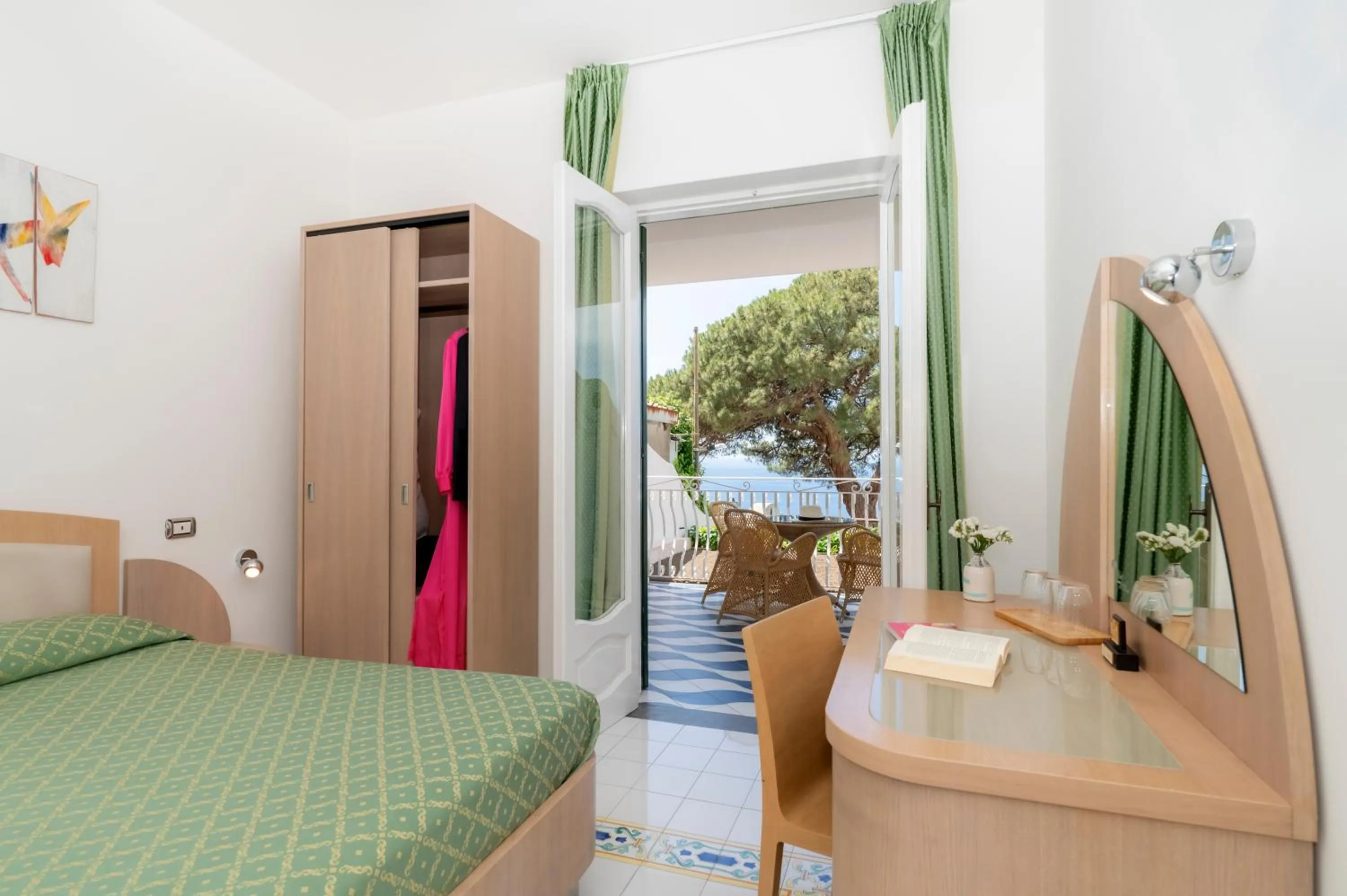 Bed in Hotel Il Pino