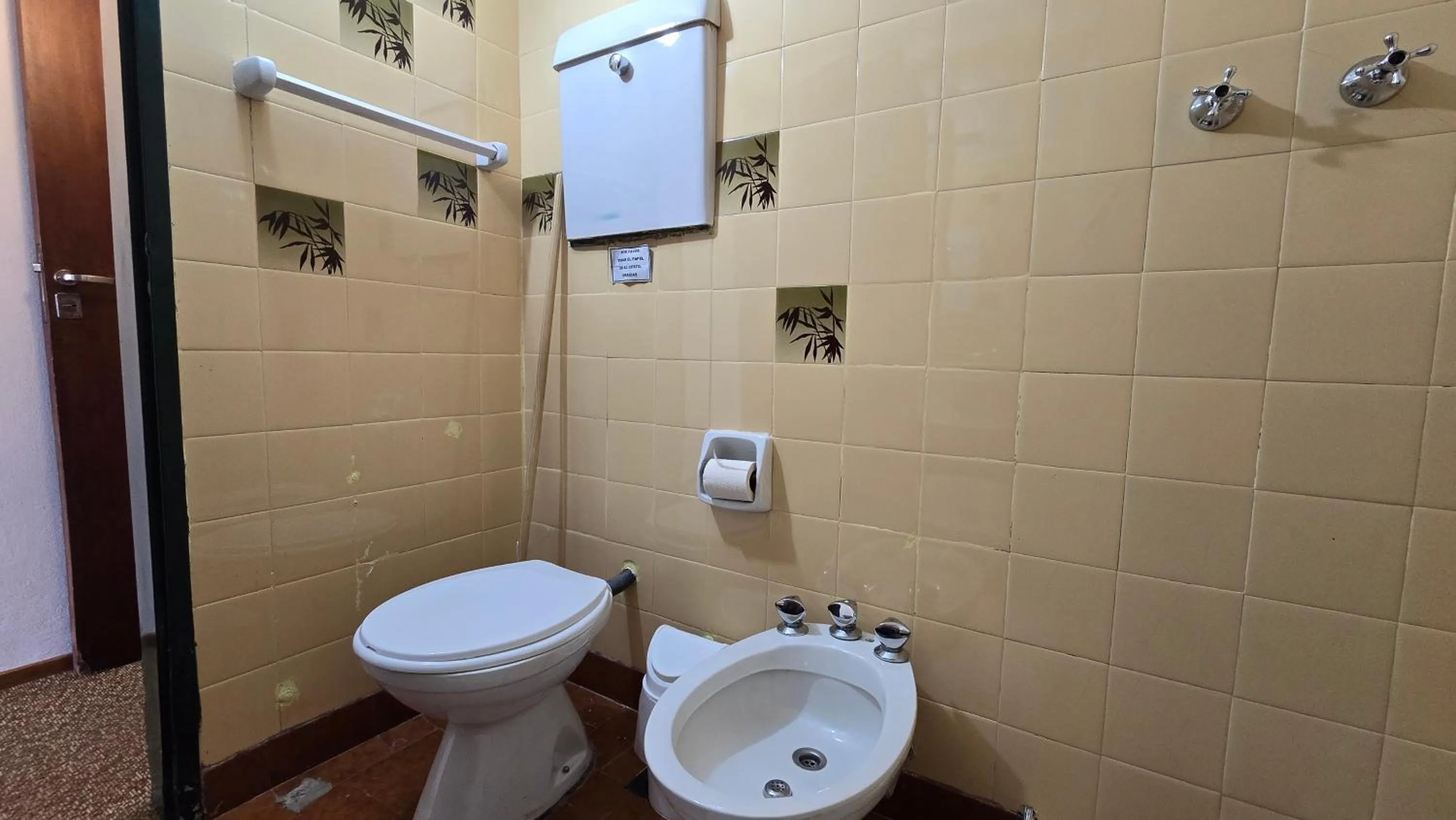 Shower in Hotel Panorama