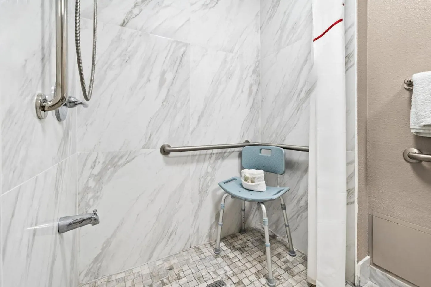 Bathroom in Red Roof Inn Tampa Fairgrounds - Casino