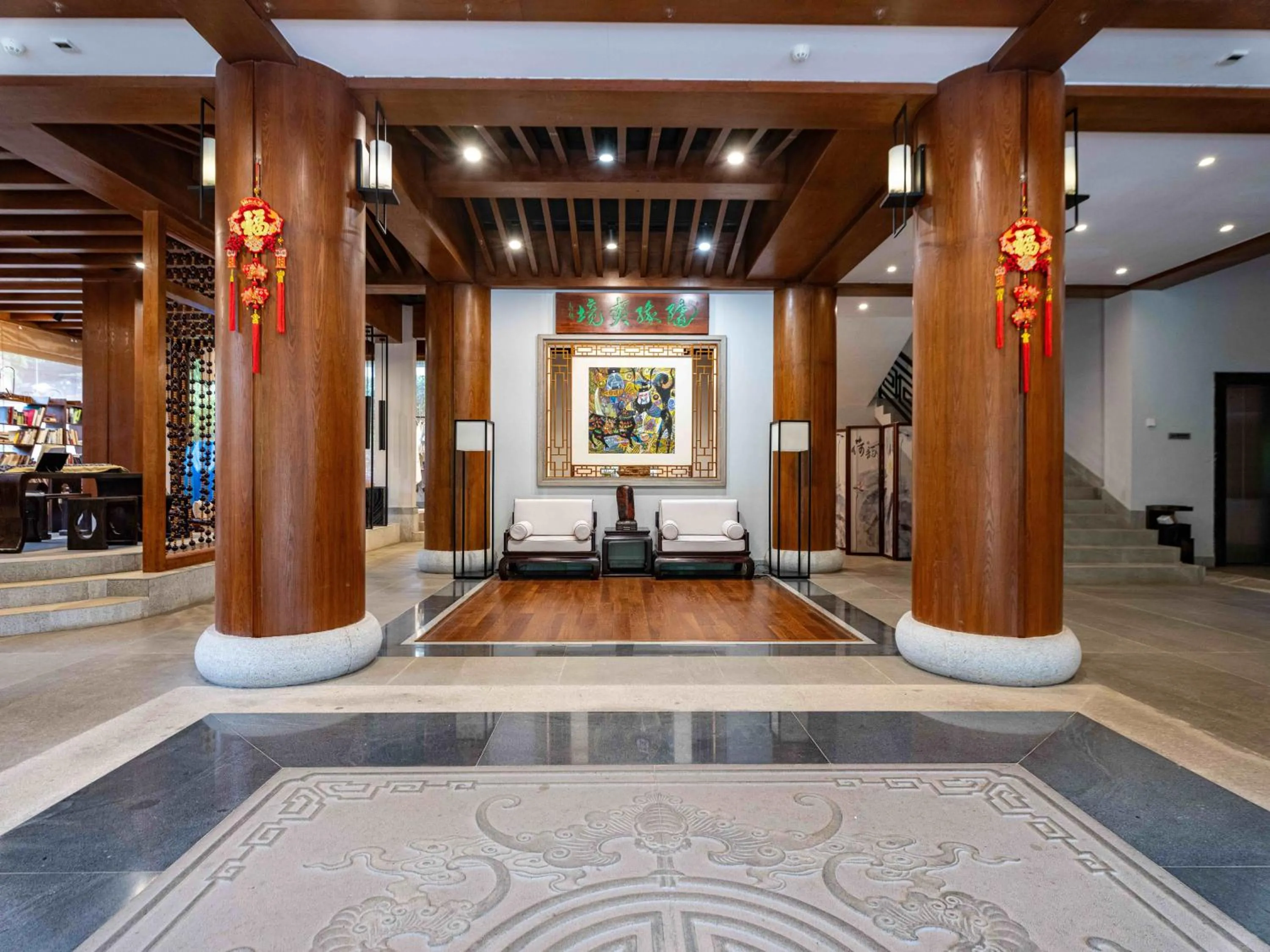 Lobby or reception in Yangshuo Mountain River Ballad Hotel - Free Yangshuo Train Station Pick Up and Drop Off