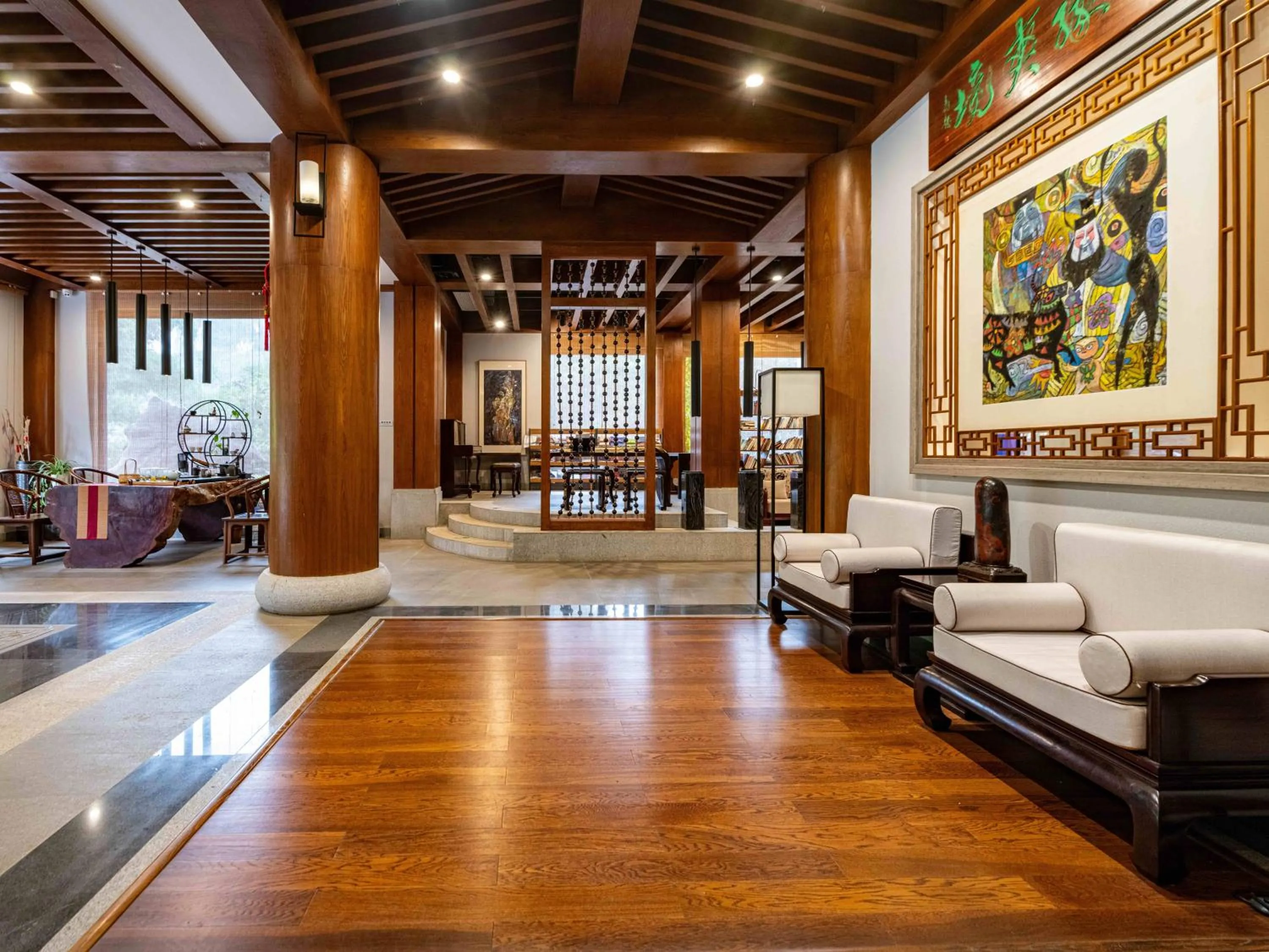 Lobby or reception in Yangshuo Mountain River Ballad Hotel - Free Yangshuo Train Station Pick Up and Drop Off