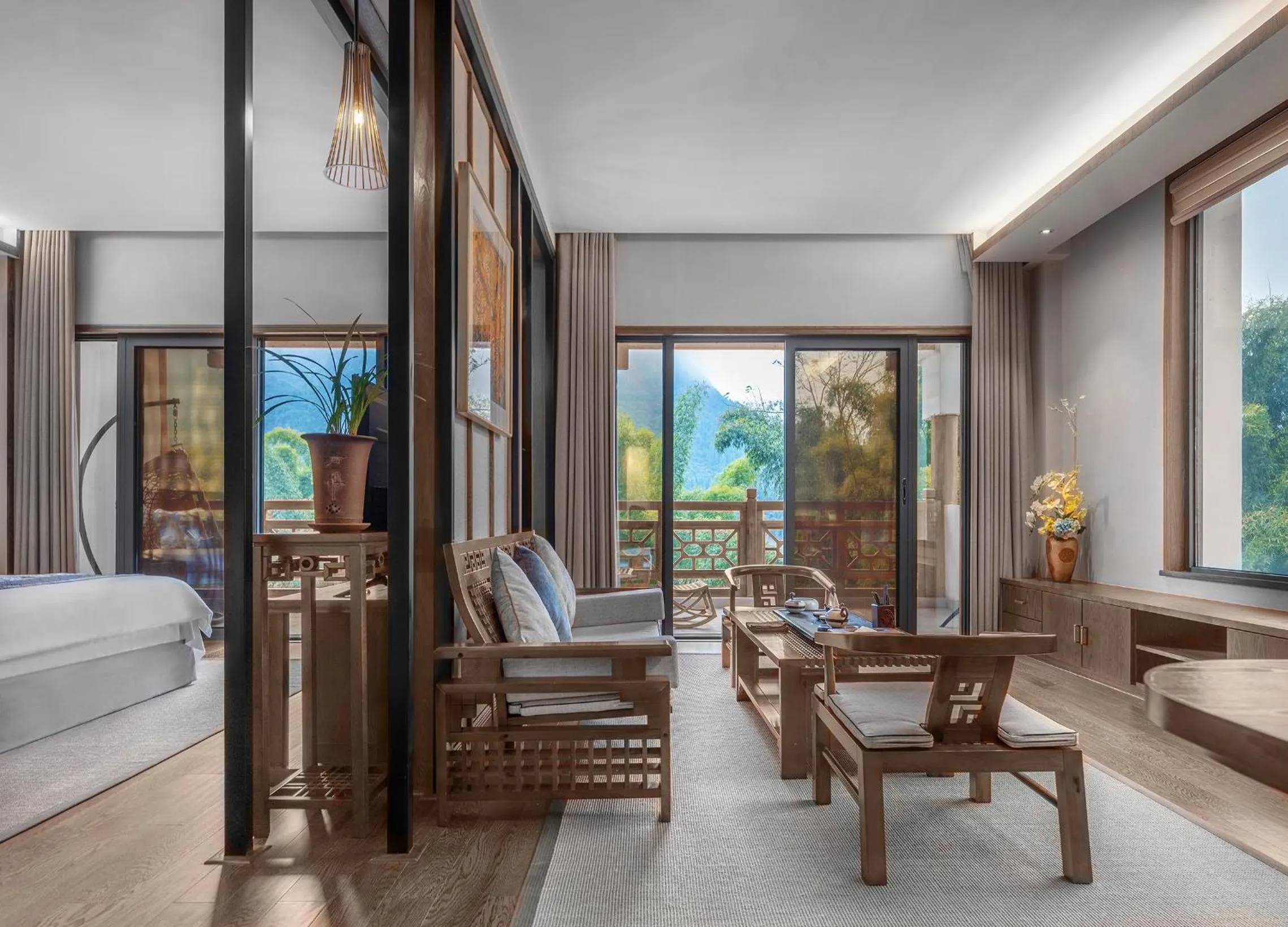 Two Balconies Family Suite  in Yangshuo Xingping Shanshuiyao Resort - Free Train Station Pick Up -Stay 3 days promotion