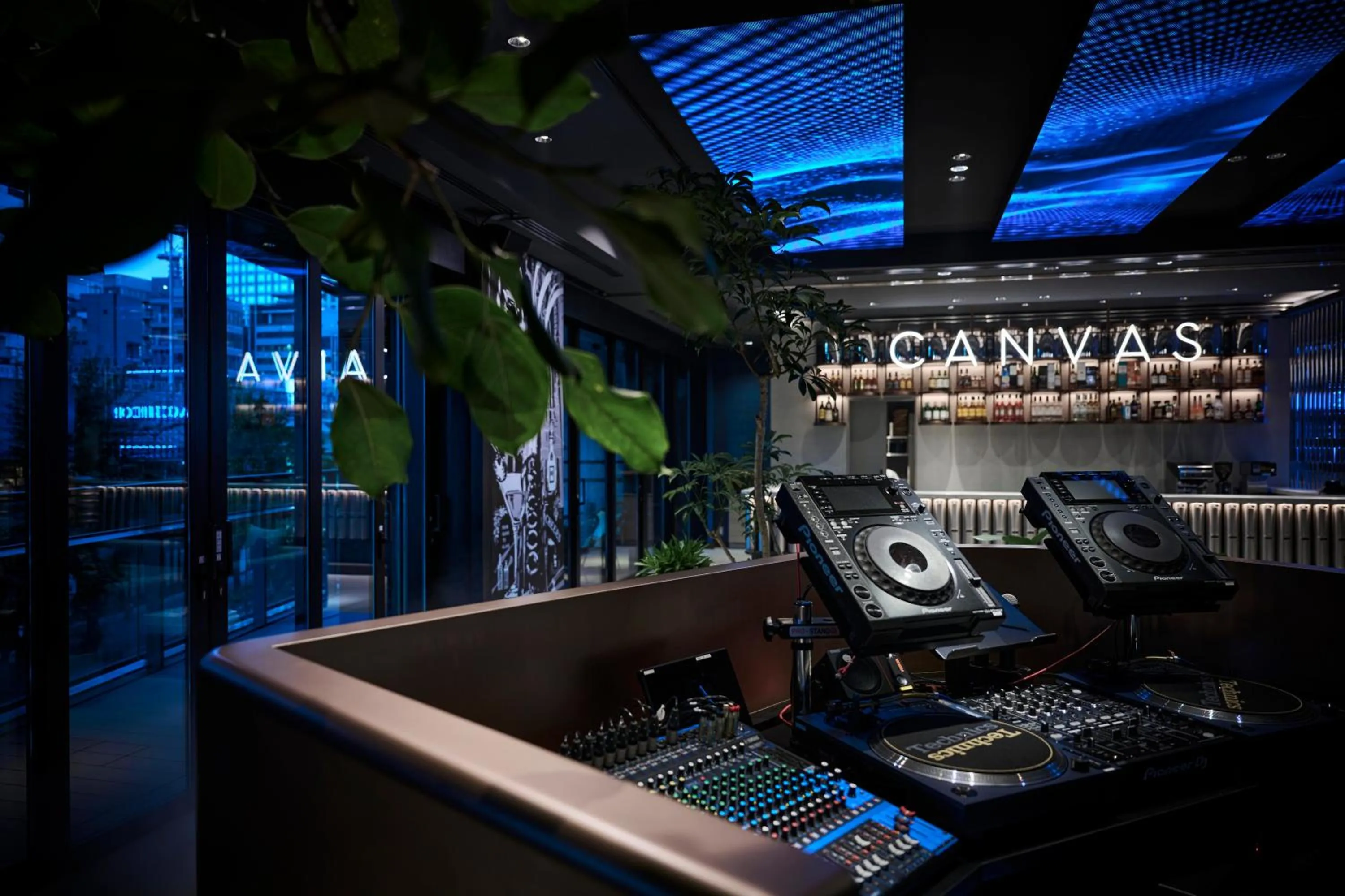 Nightclub / DJ in The Royal Park Canvas Ginza Corridor