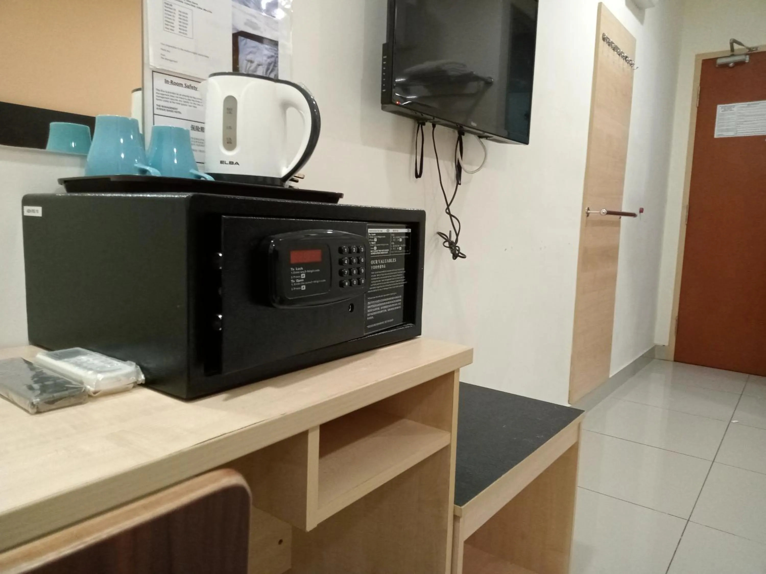 Coffee/tea facilities in AVENUE BANGI HOTEL