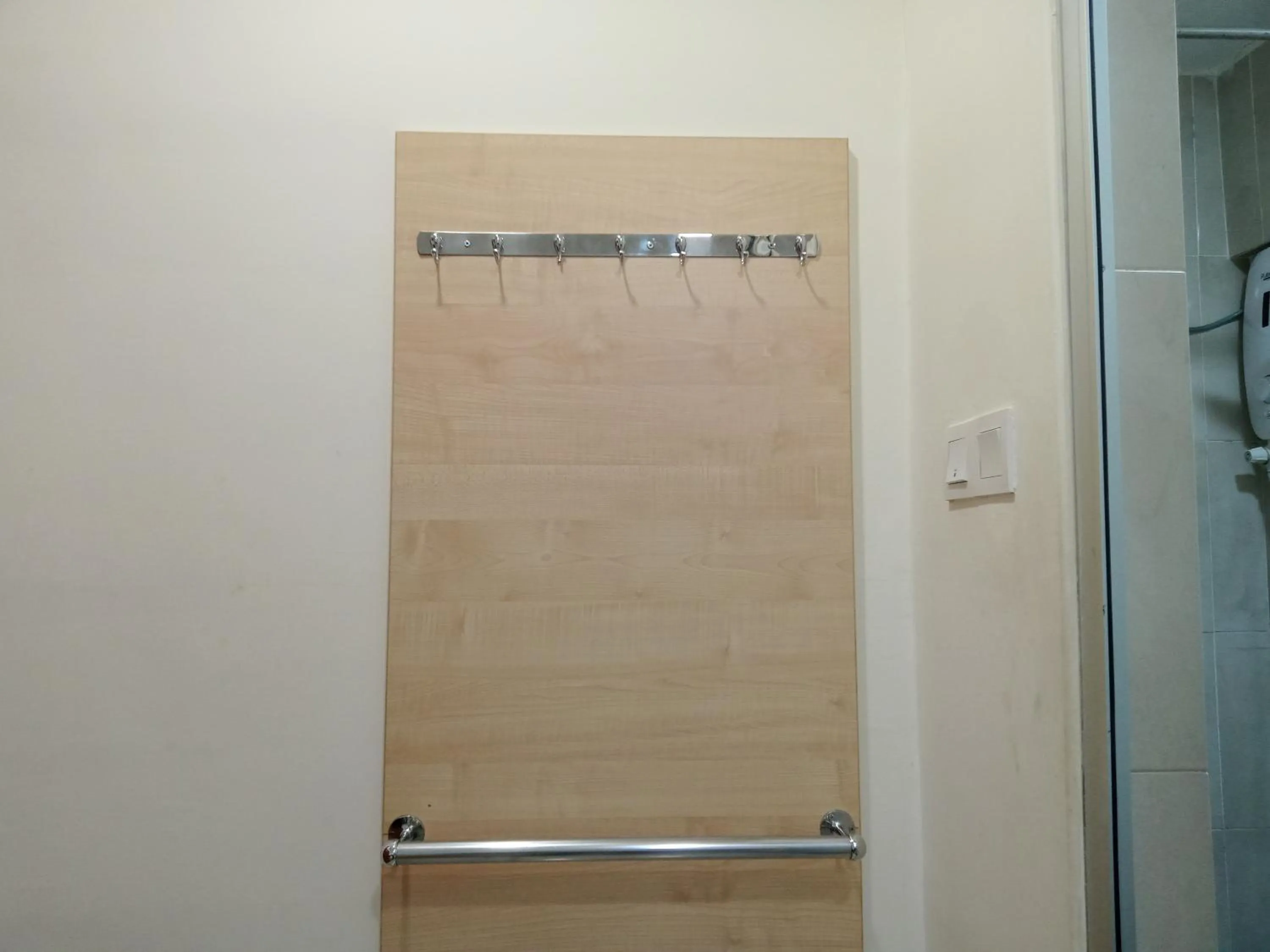 wardrobe in AVENUE BANGI HOTEL