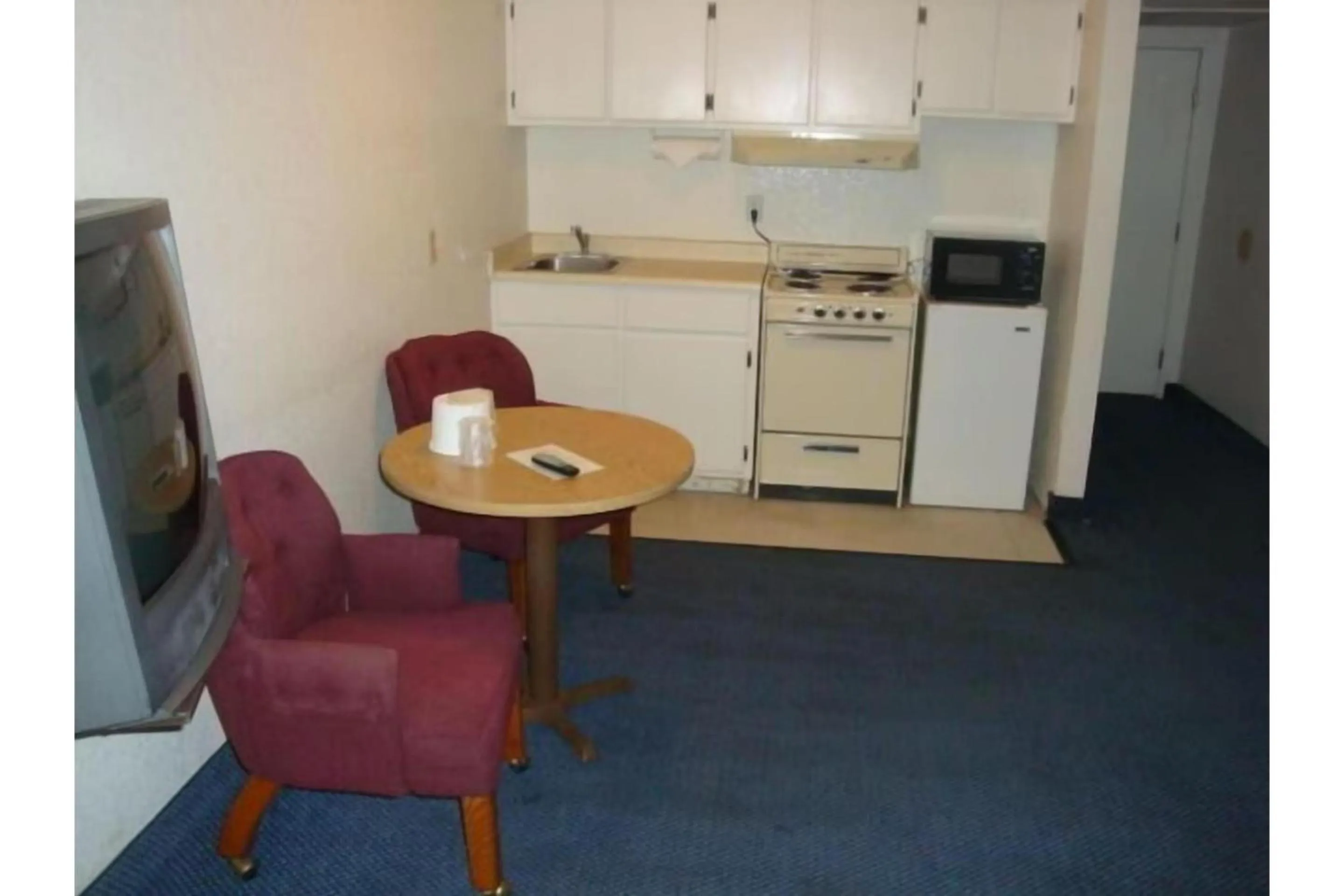 Kitchen or kitchenette in Travelers Inn by Hotel O Lake Havasu City