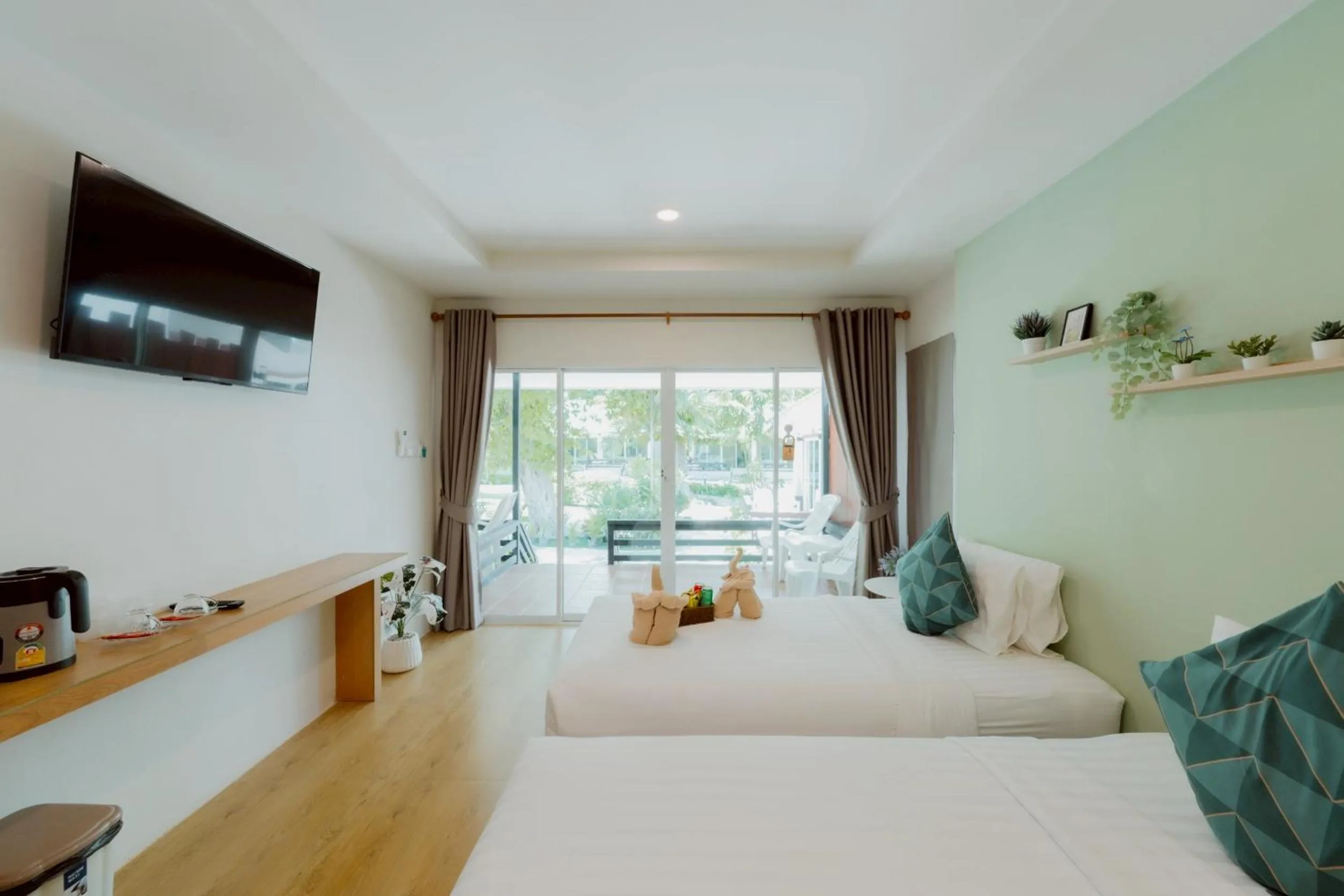 Bed in Samet Lucky Resort