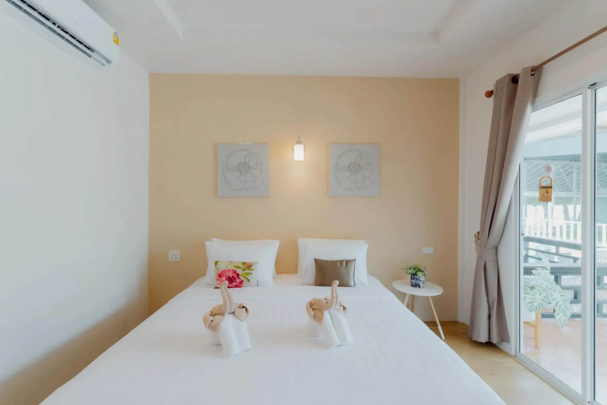 Standard Double Room with Balcony Garden Partial Sea View in Samet Lucky Resort Standard Double Room with Balcony Garden Partial Sea View in Samet Lucky Resort