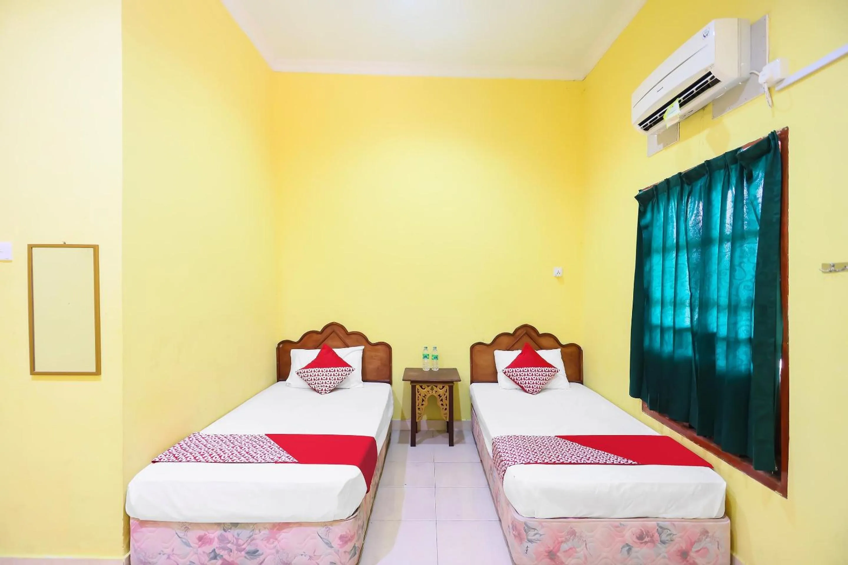 Bedroom, Bed in Hotel O Penginapan Sulthan Penyengat Syariah