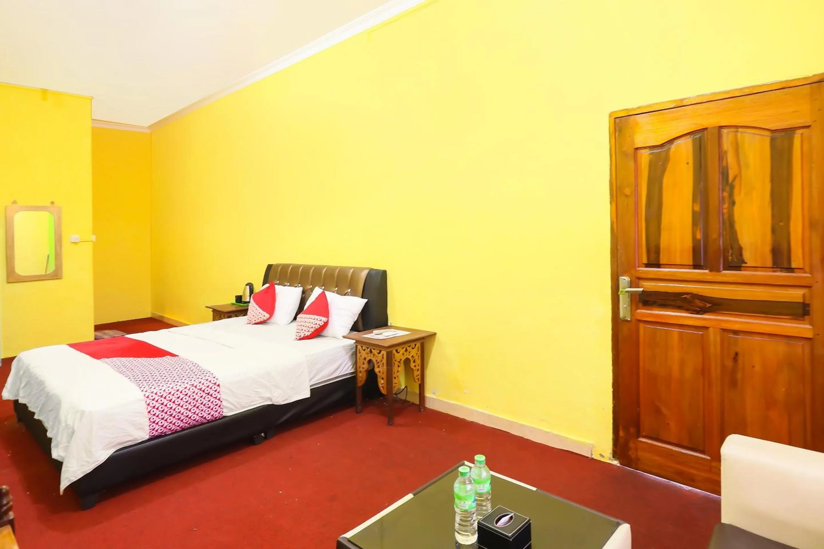 Bedroom, Bed in Hotel O Penginapan Sulthan Penyengat Syariah