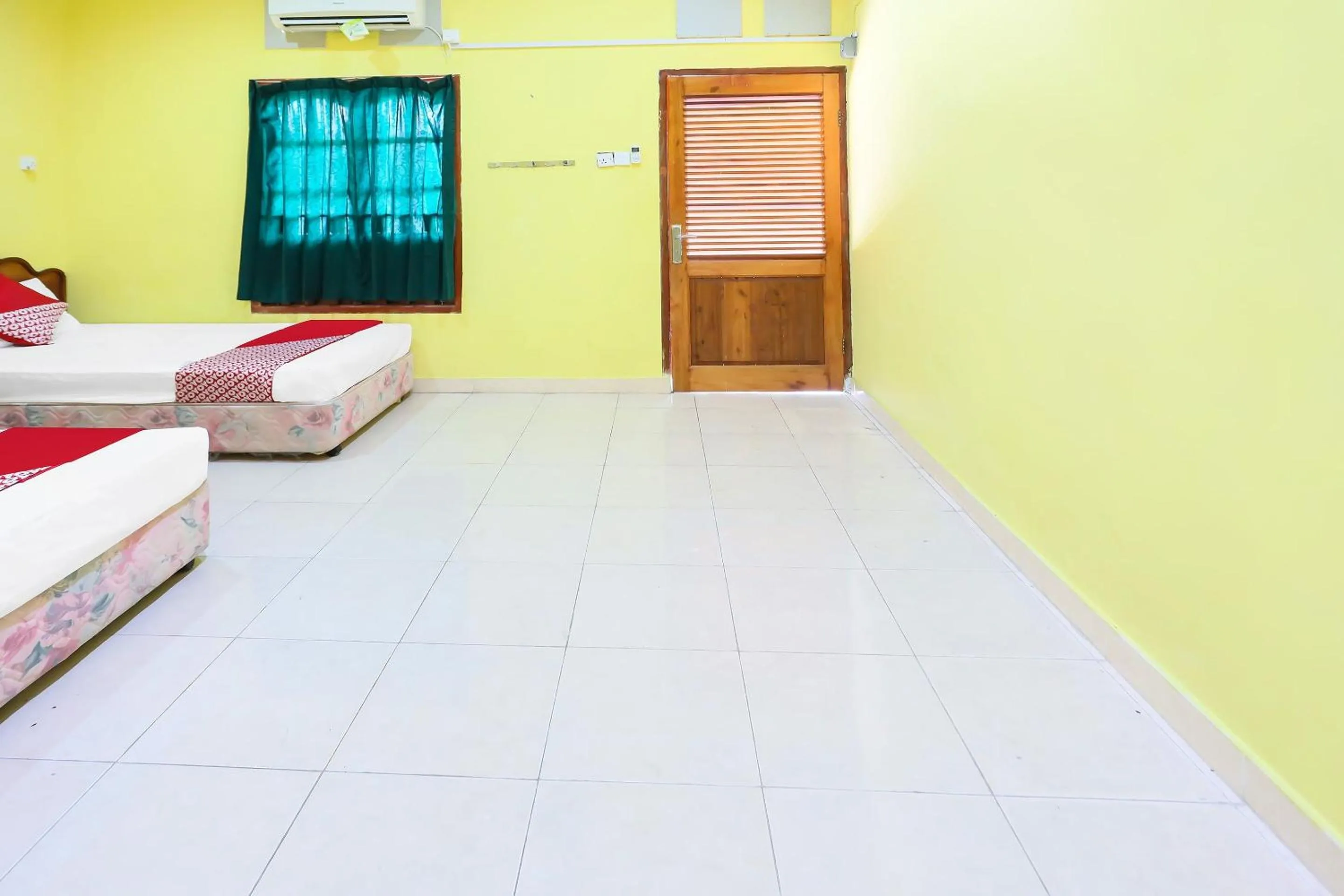 Bedroom, Bed in Hotel O Penginapan Sulthan Penyengat Syariah