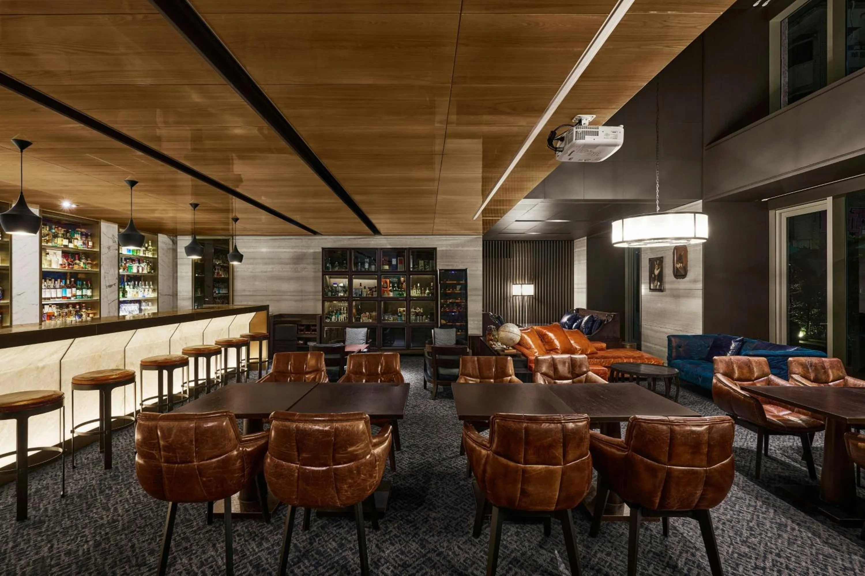 Lounge or bar in Madison Taipei, a Tribute Portfolio Hotel