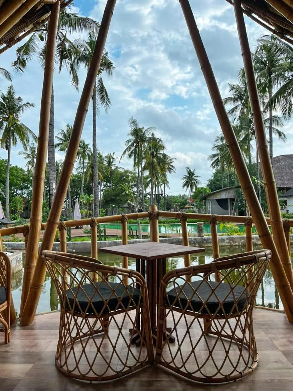 Pravasa Gili Resort by KajaNe