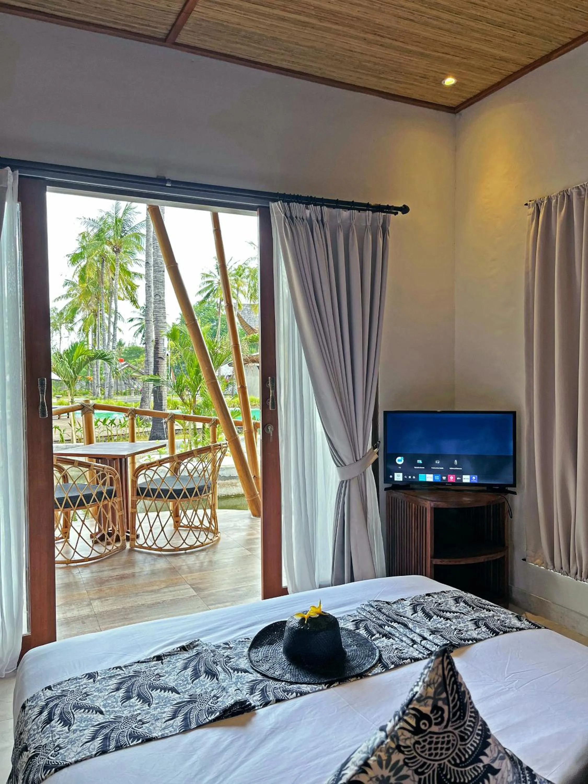 Bed in Pravasa Gili Resort by KajaNe