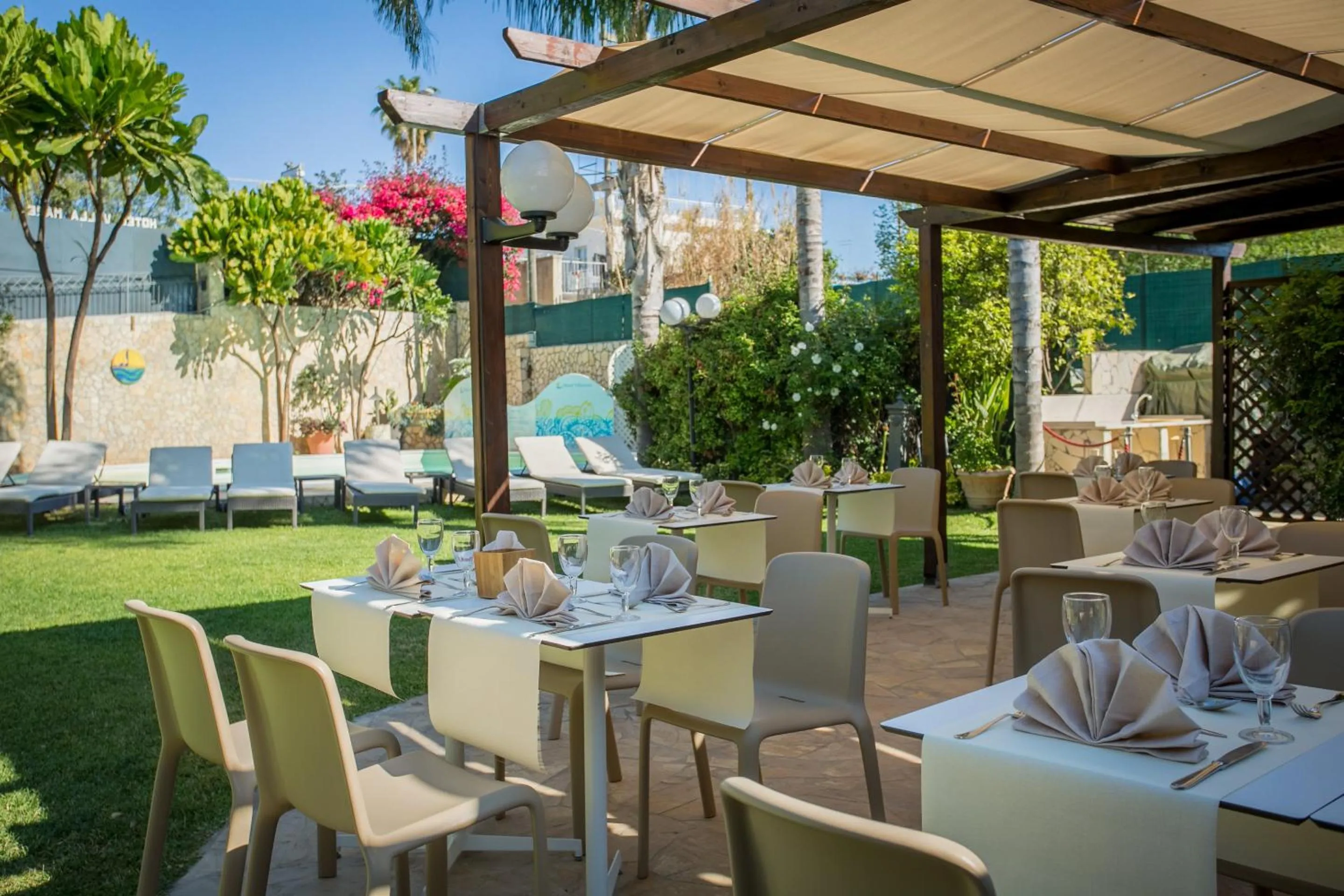 Restaurant/places to eat in Hotel Villamare