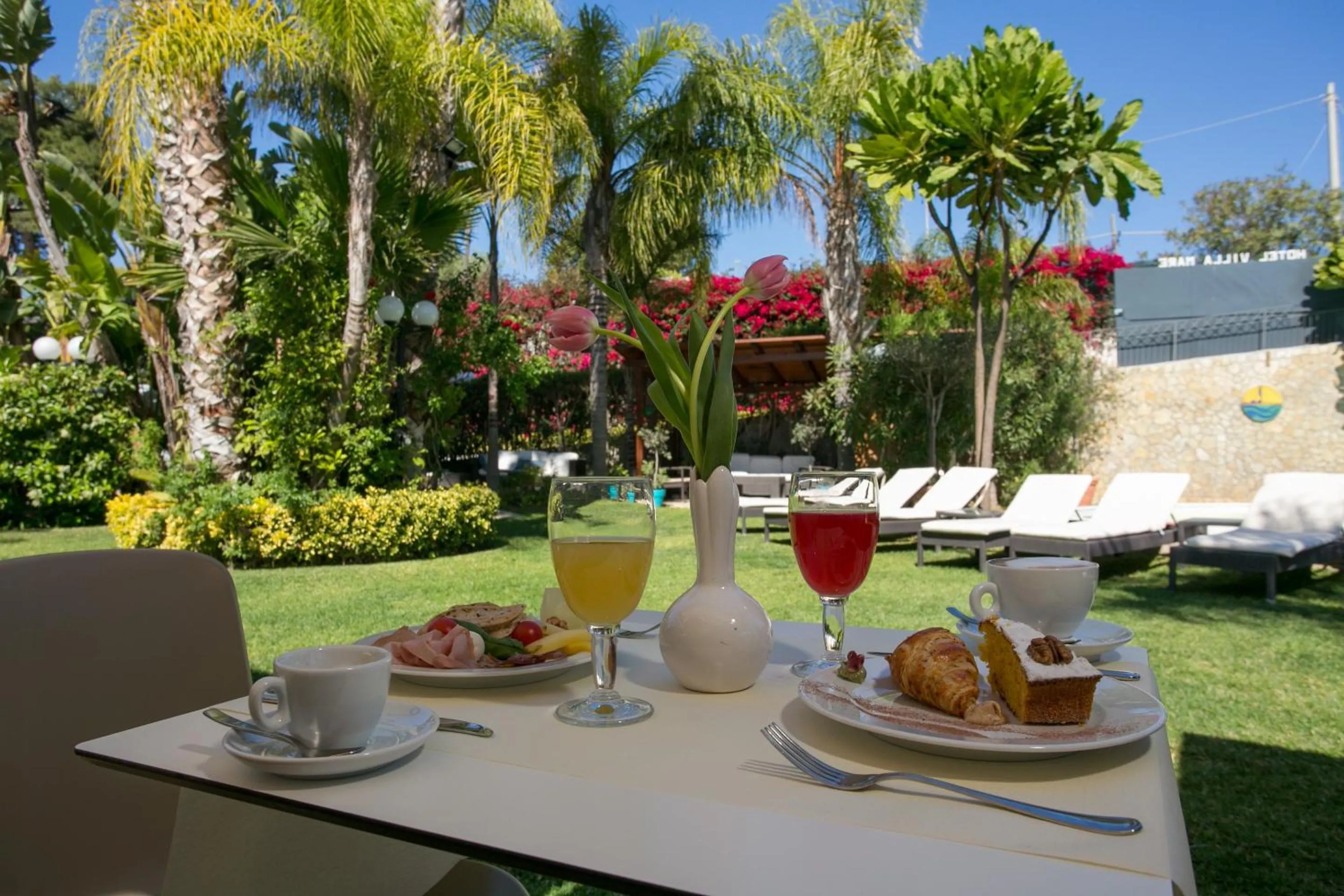 Continental breakfast in Hotel Villamare