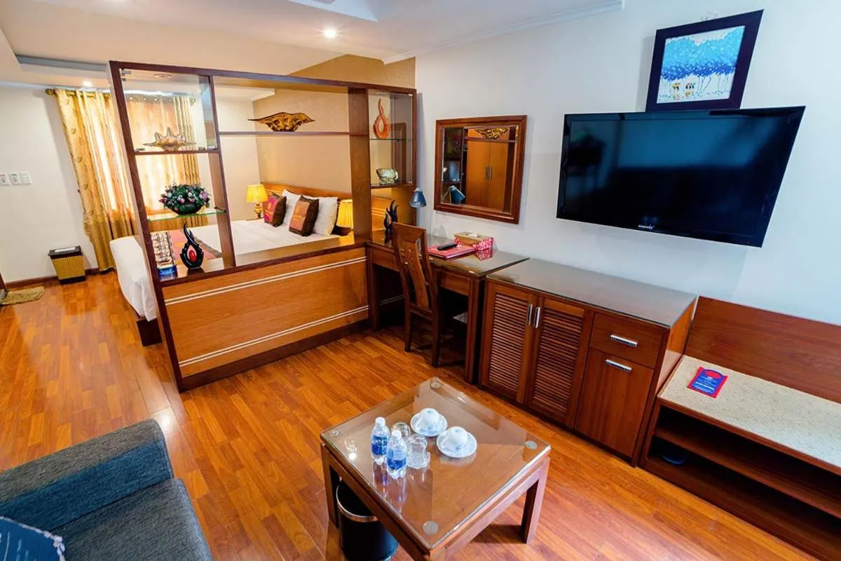 Bedroom, Bed in Hoang Hai Hotel