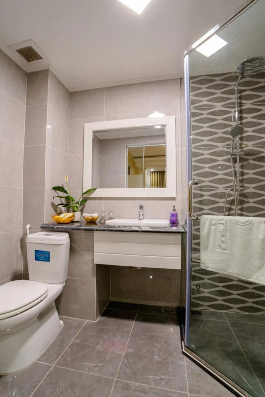 Bathroom in Hoang Hai Hotel