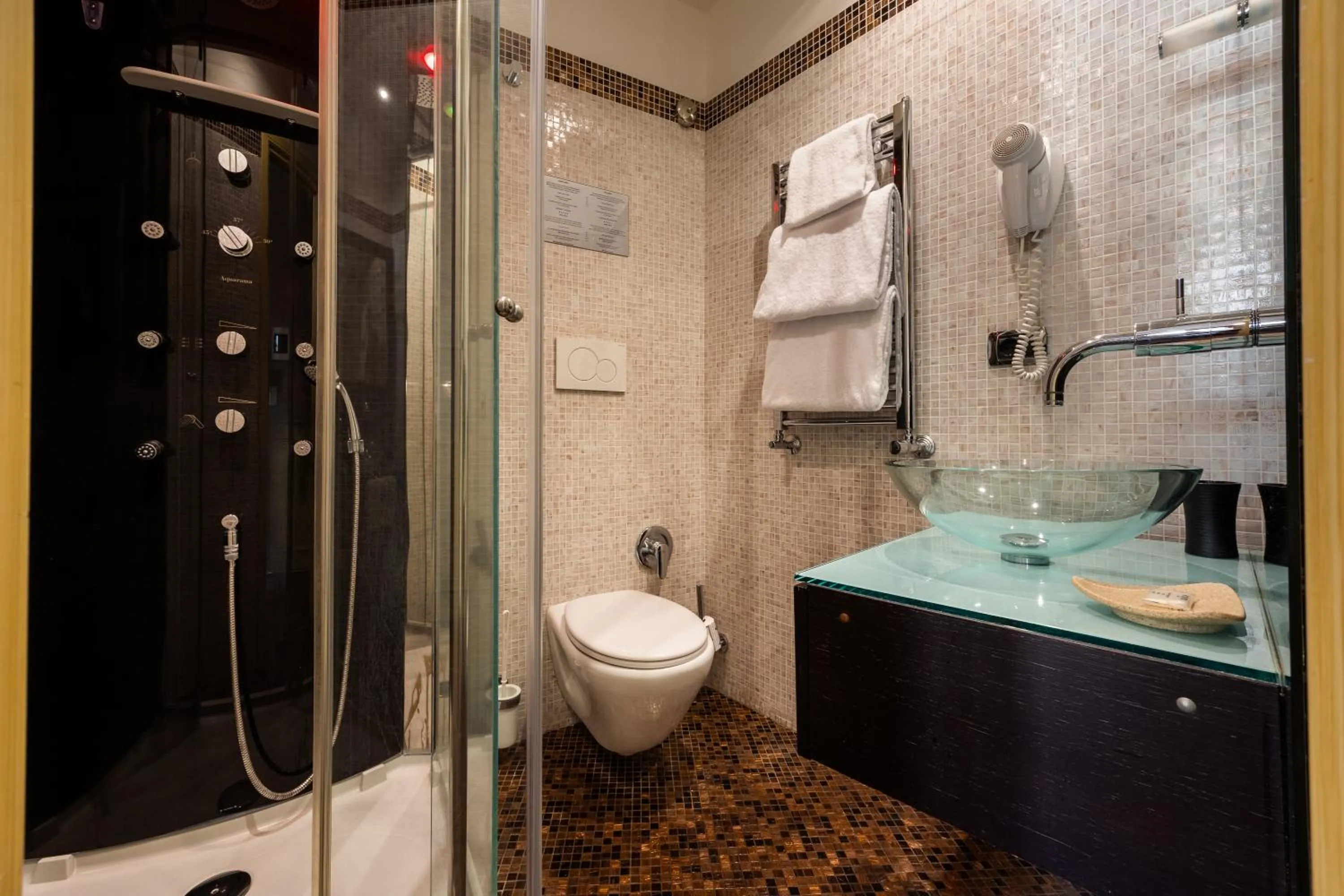 Bathroom in Al Viminale Hill Inn & Hotel