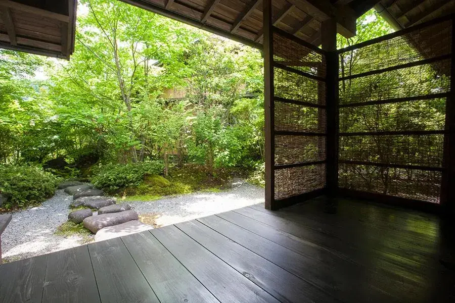 Deluxe Room with Tatami Area with Semi-Open Air Bath and Indoor Bath - single occupancy - Tsubaki - in Yufuin Bettei Itsuki Deluxe Room with Tatami Area with Semi-Open Air Bath and Indoor Bath - single occupancy - Tsubaki - in Yufuin Bettei Itsuki