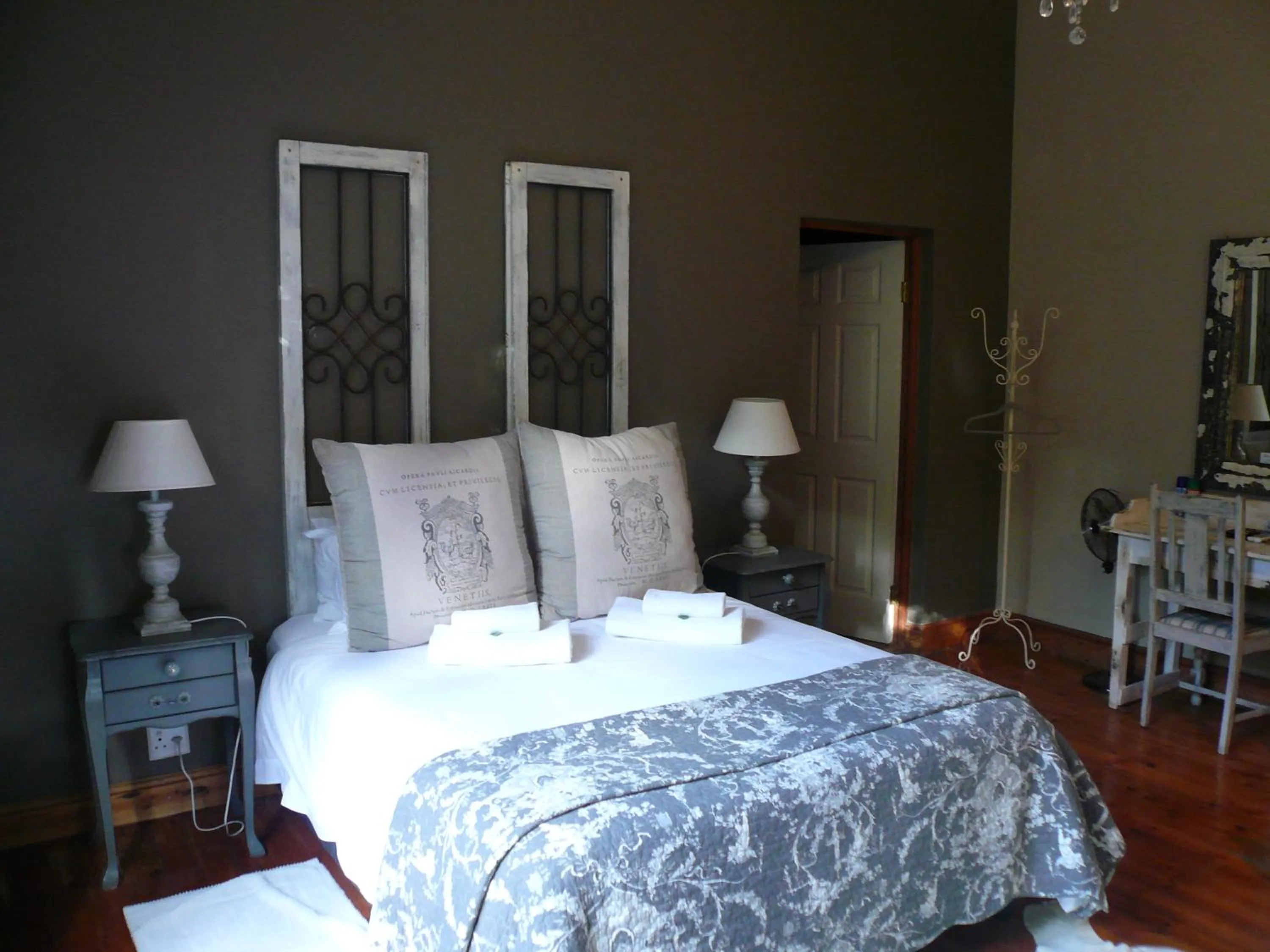 Bedroom, Bed in Die Herehuis