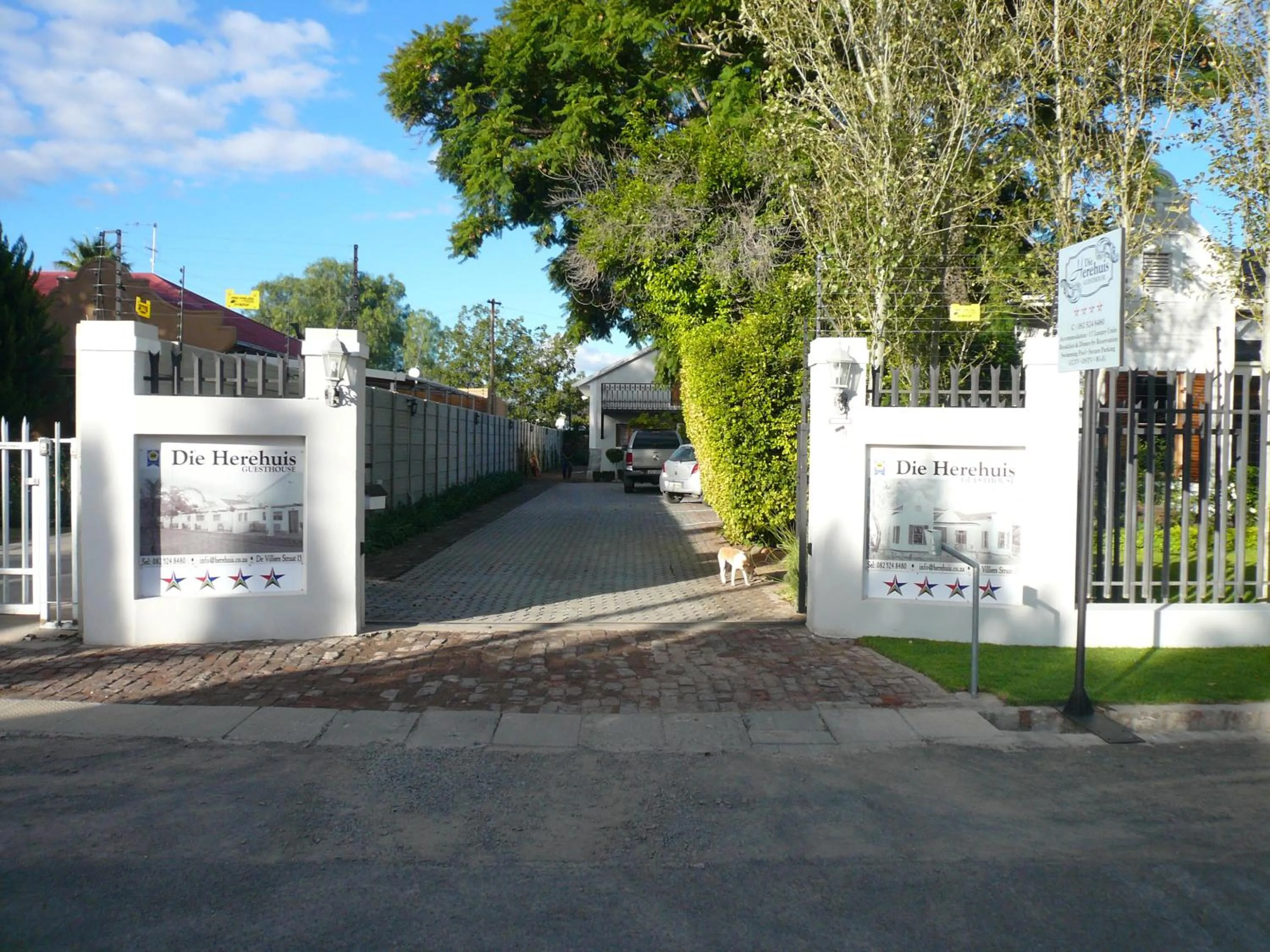 Facade/entrance in Die Herehuis