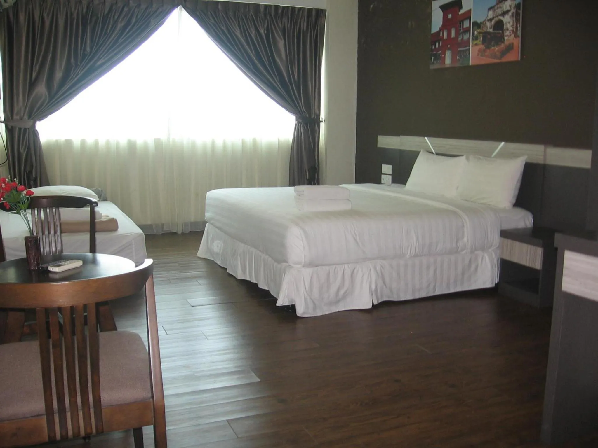 Bed in 707 Hotel Melaka (Orange)